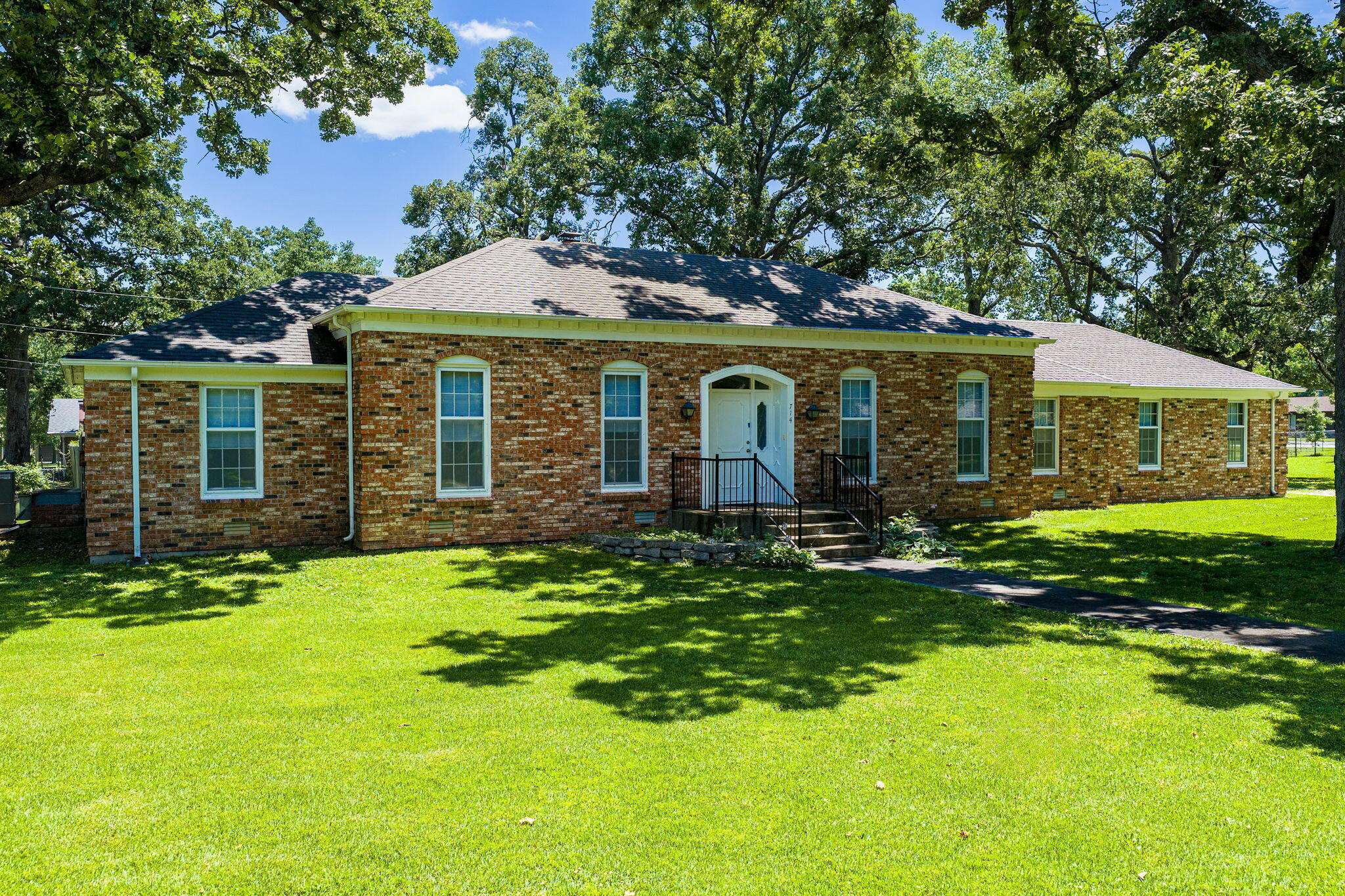 714 N Claud AVE, Bolivar, MO 65613