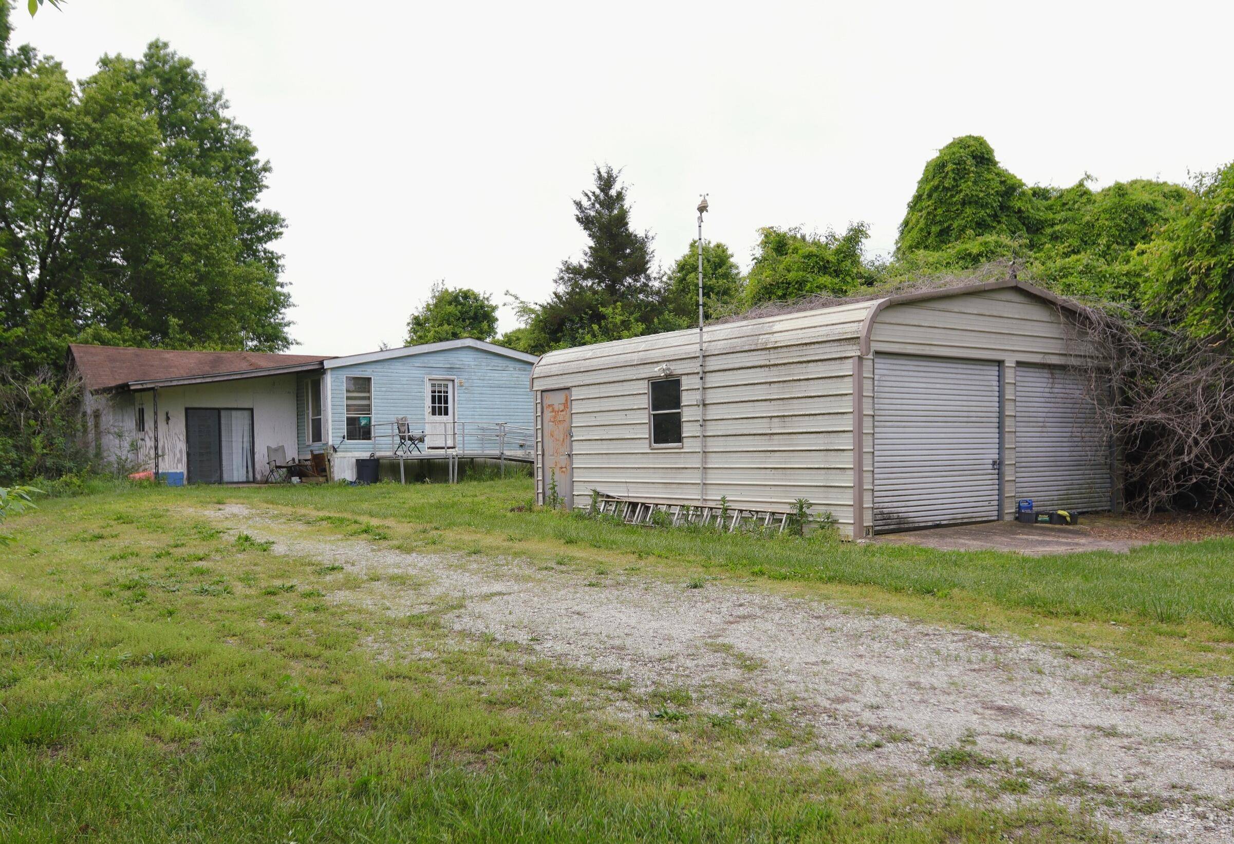 1266 Private Road 1060, West Plains, MO 65775