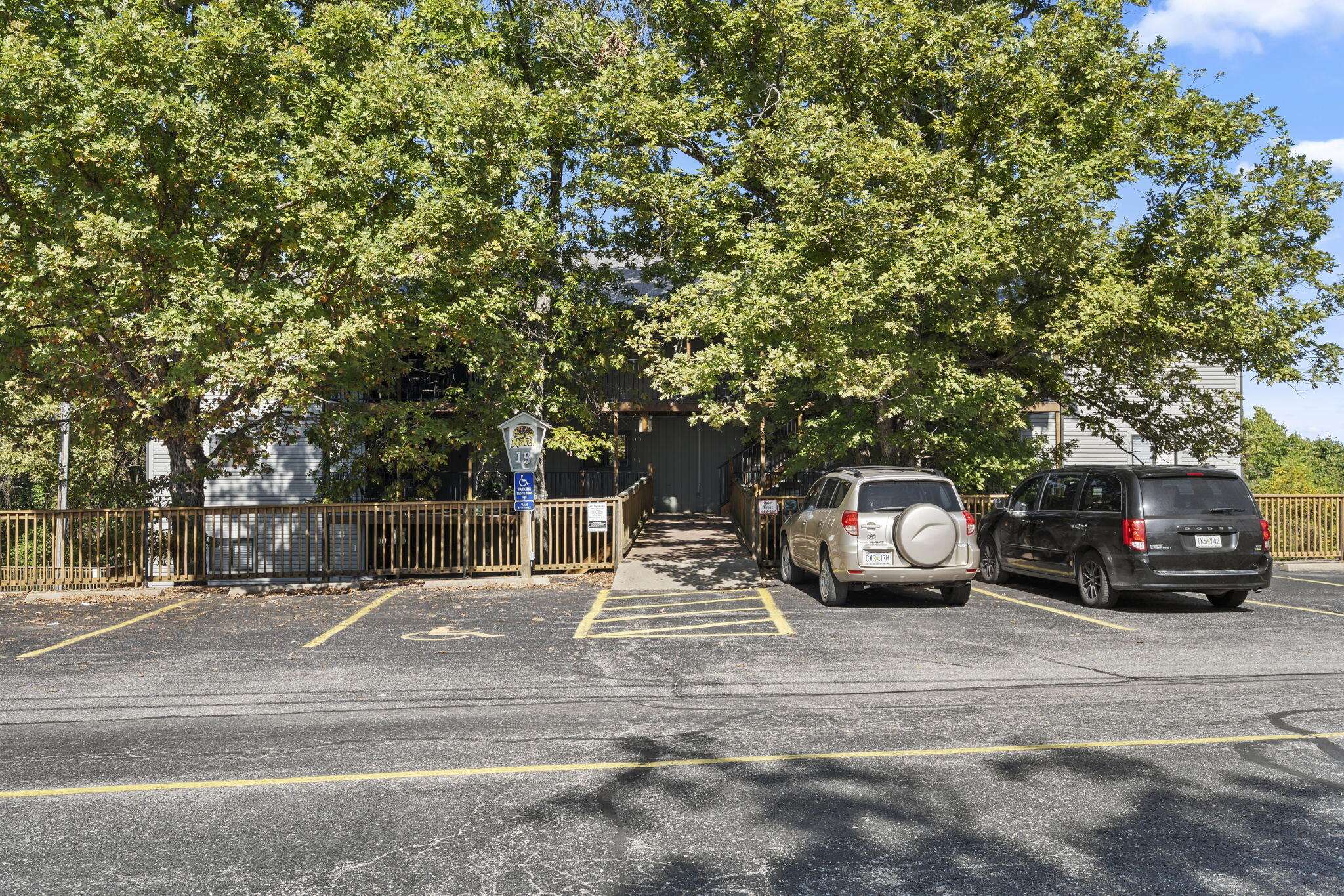 289 Notch LN #6, Branson West, MO 65737