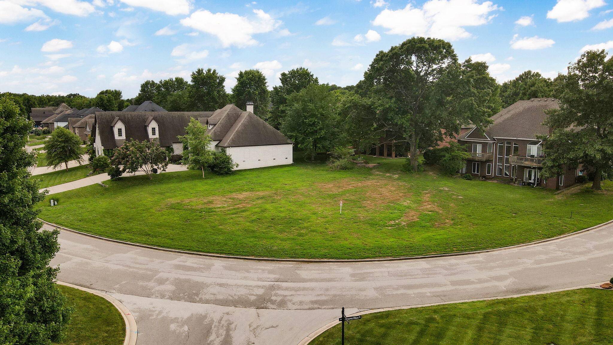 8302 Rolling Hills DR, Nixa, MO 65714