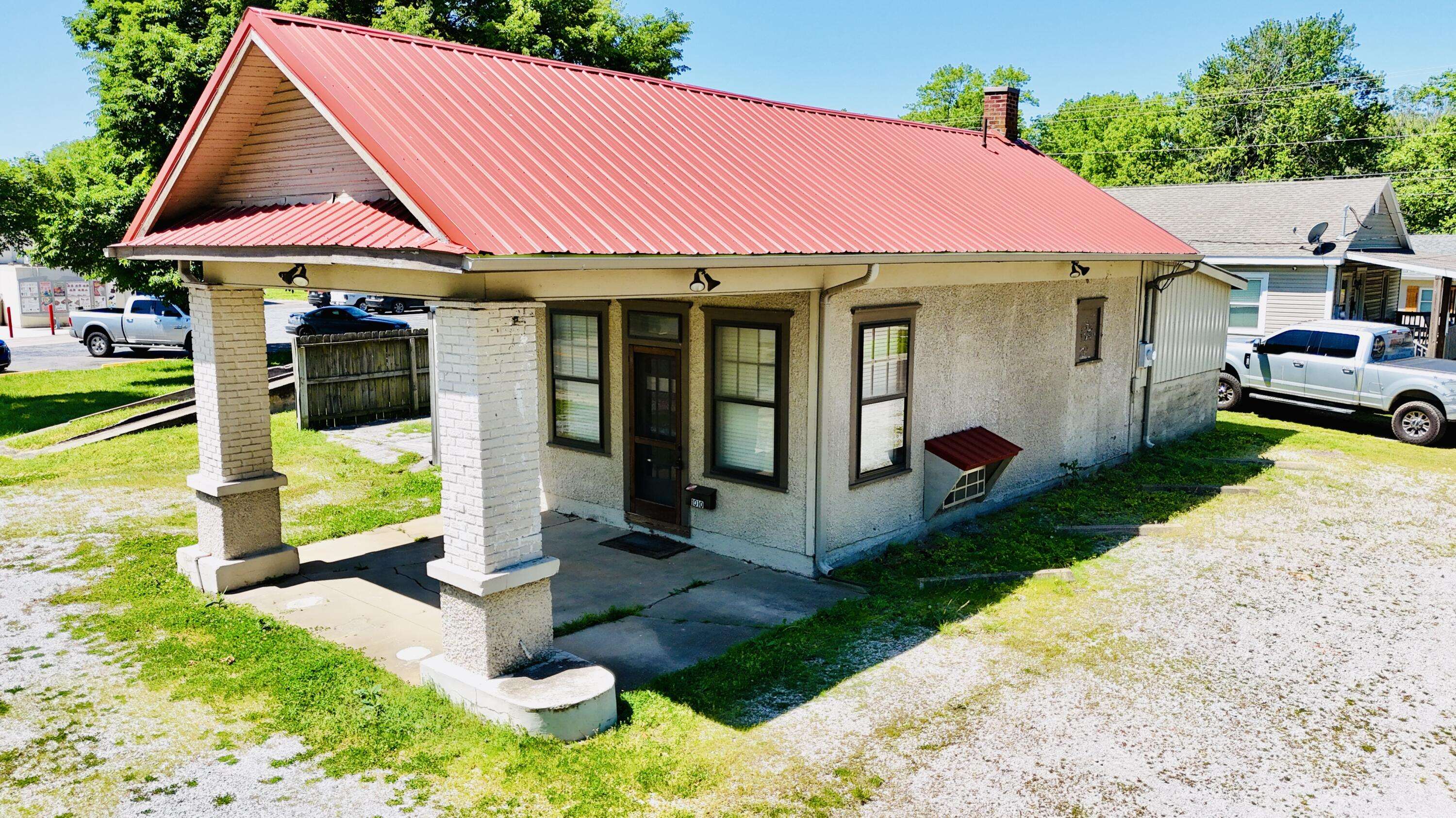1010 N Central AVE, Monett, MO 65708