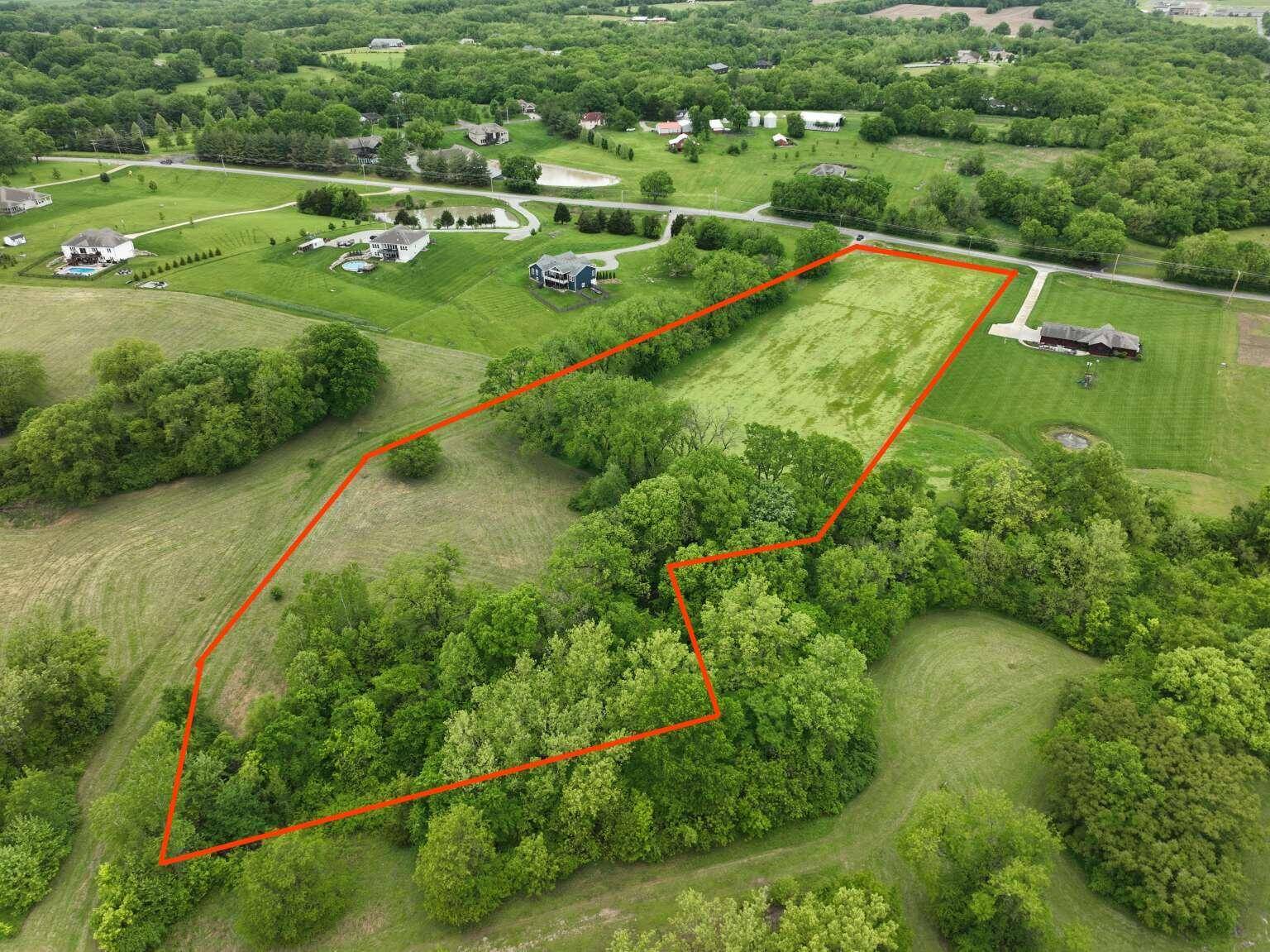 21201 E Blue Mills RD, Independence, MO 64058