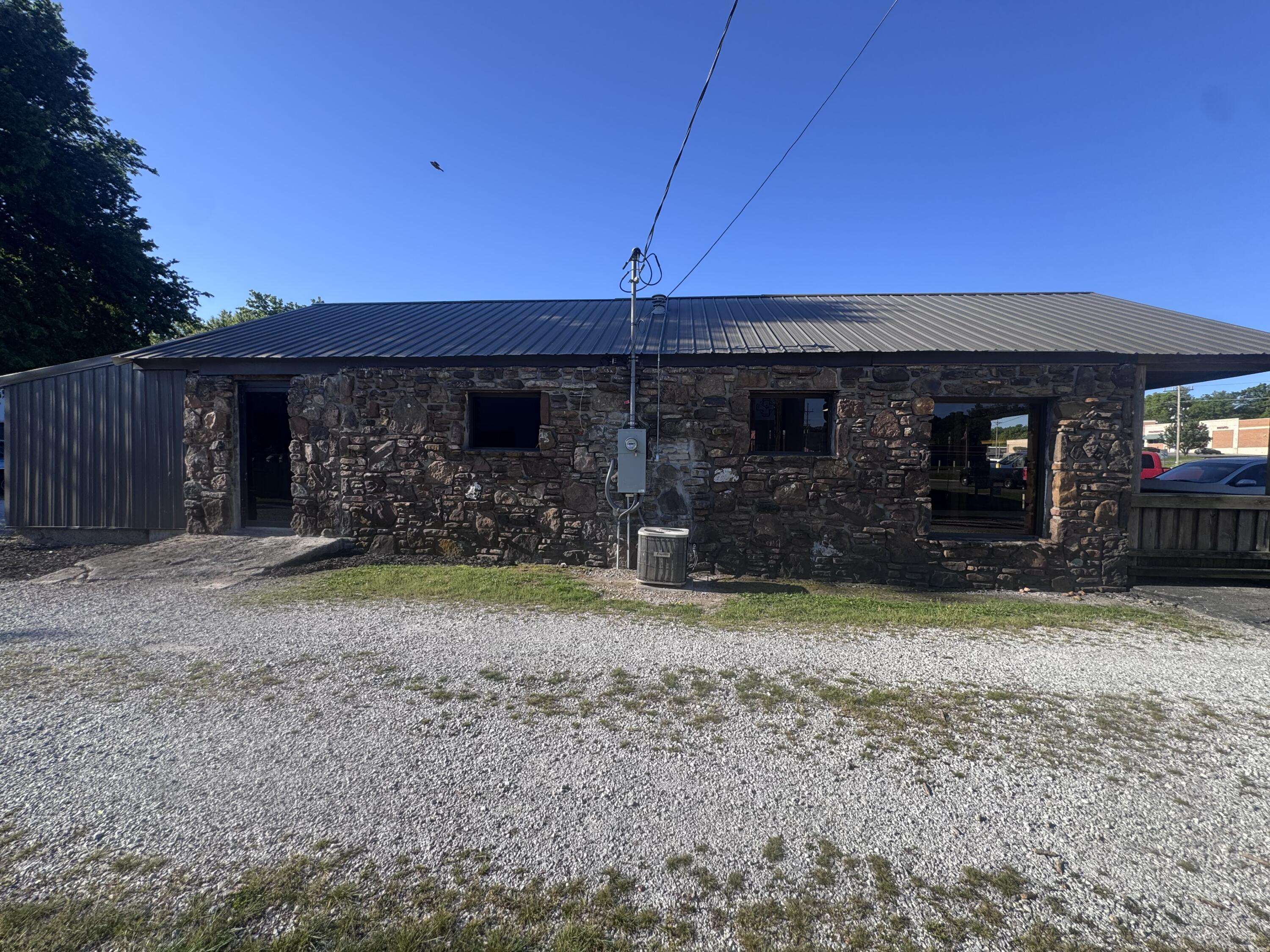 729 S Neosho BLVD, Neosho, MO 64850