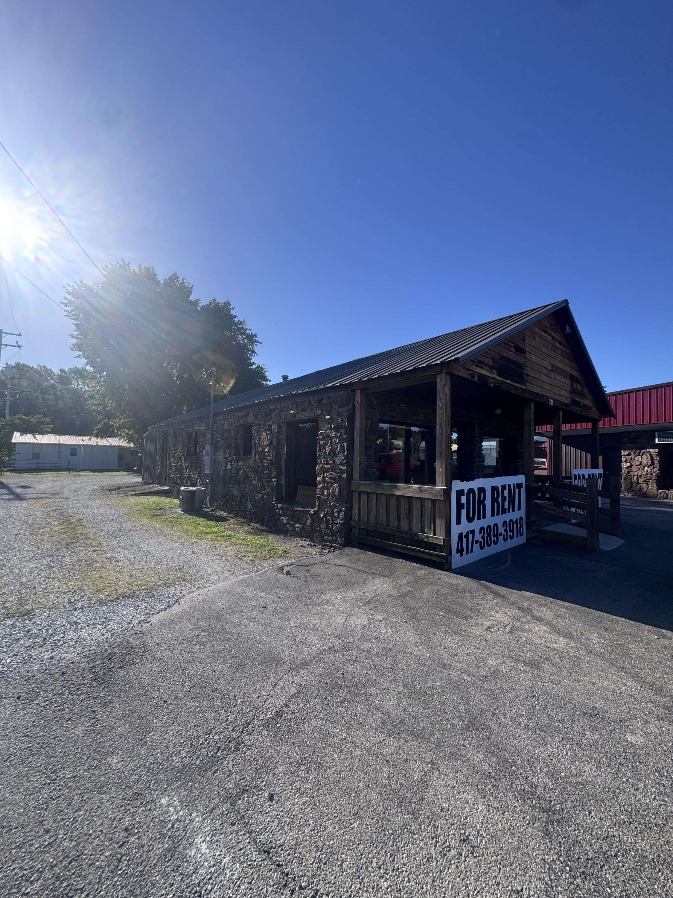 729 S Neosho BLVD, Neosho, MO 64850