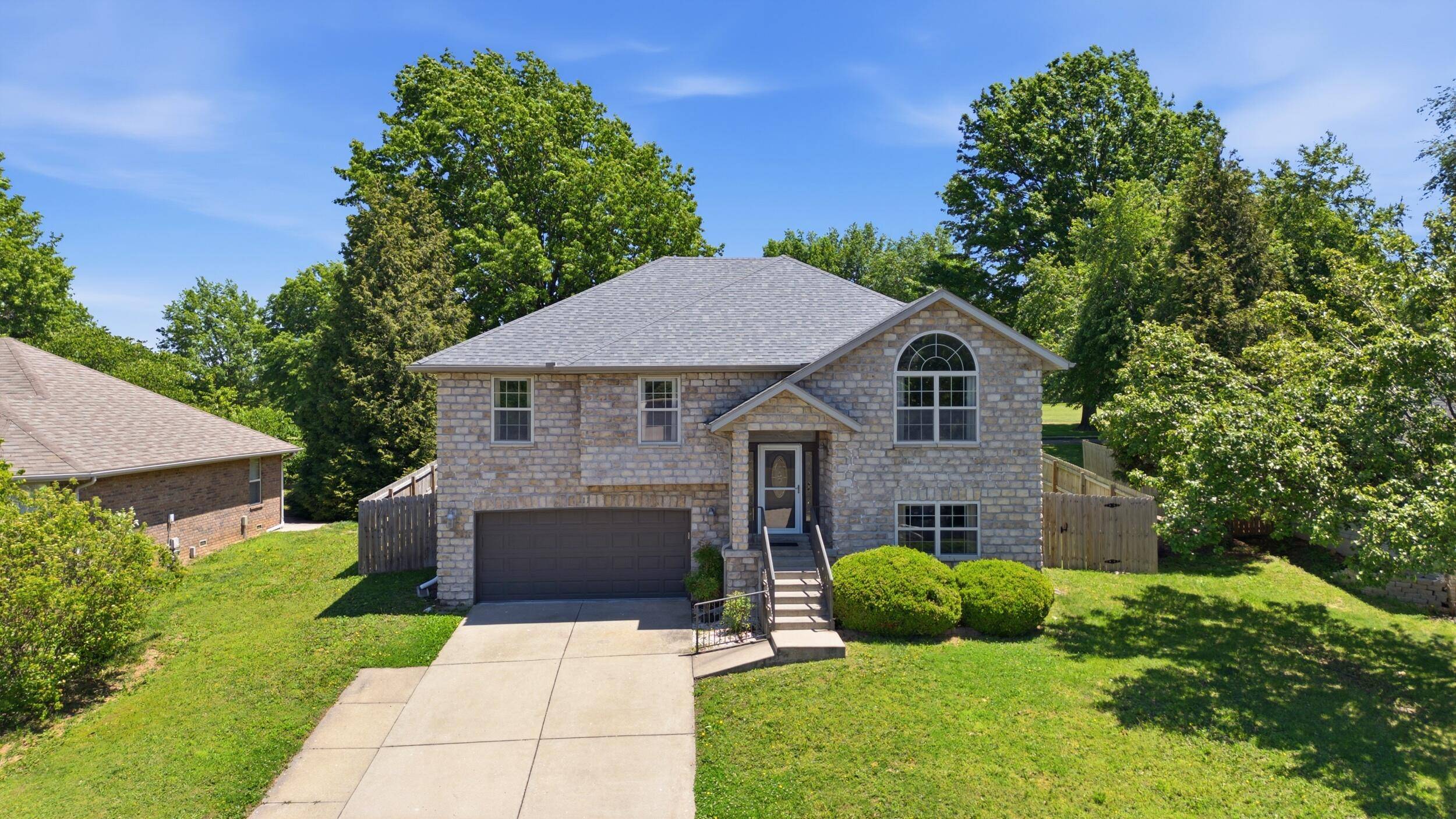 111 Miller WAY, Monett, MO 65708