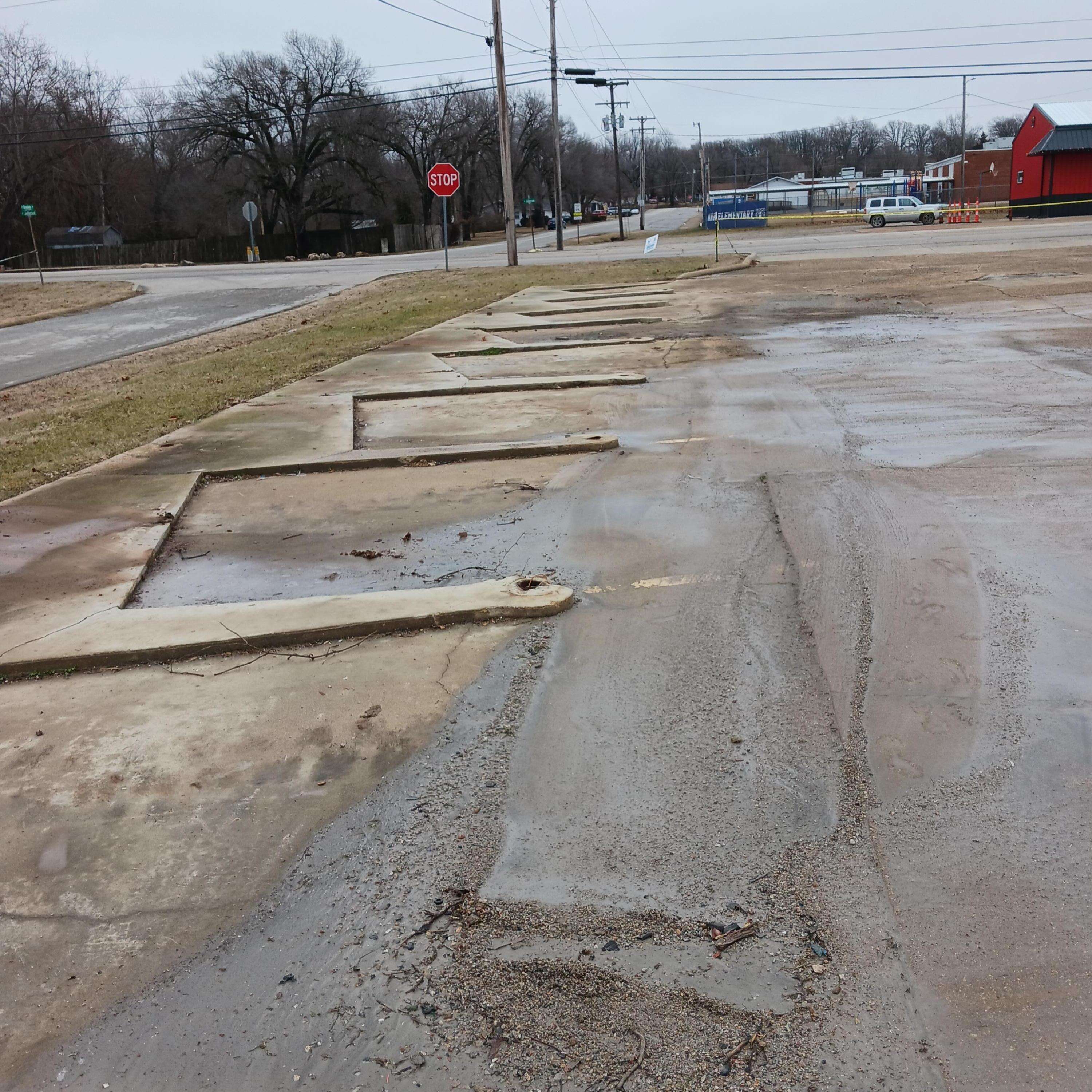 909 N Jefferson ST, Ava, MO 65608