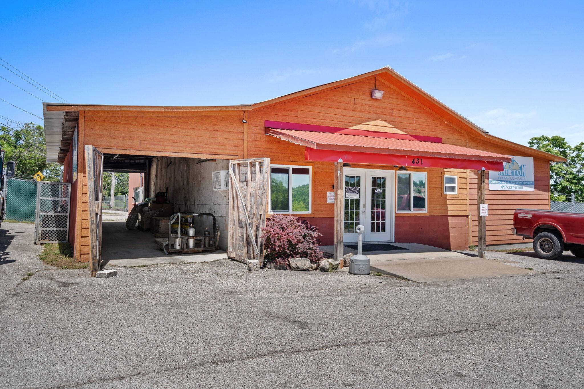 431 1st ST, Hollister, MO 65672