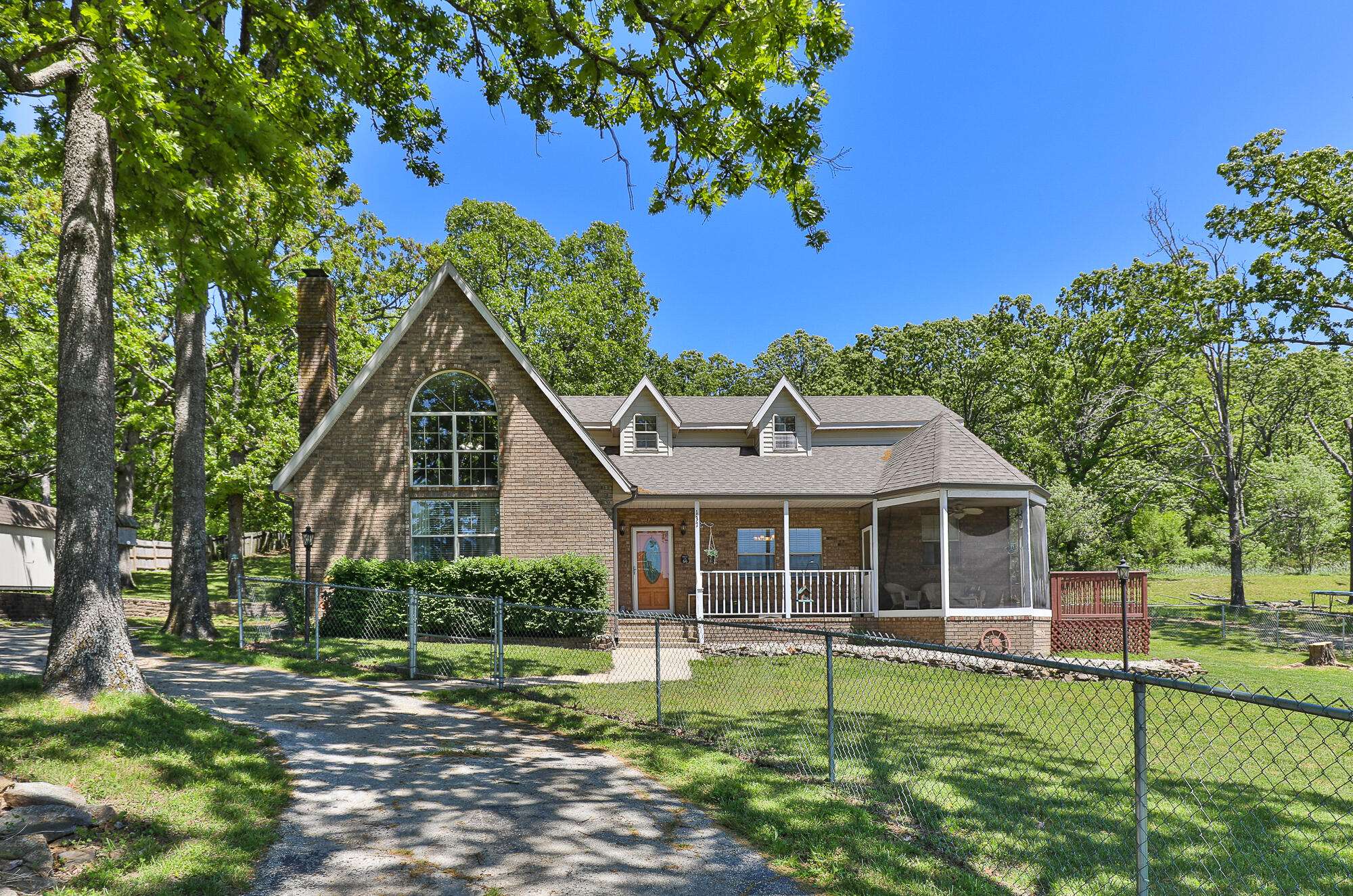 137 Hillside LOOP, Marshfield, MO 65706