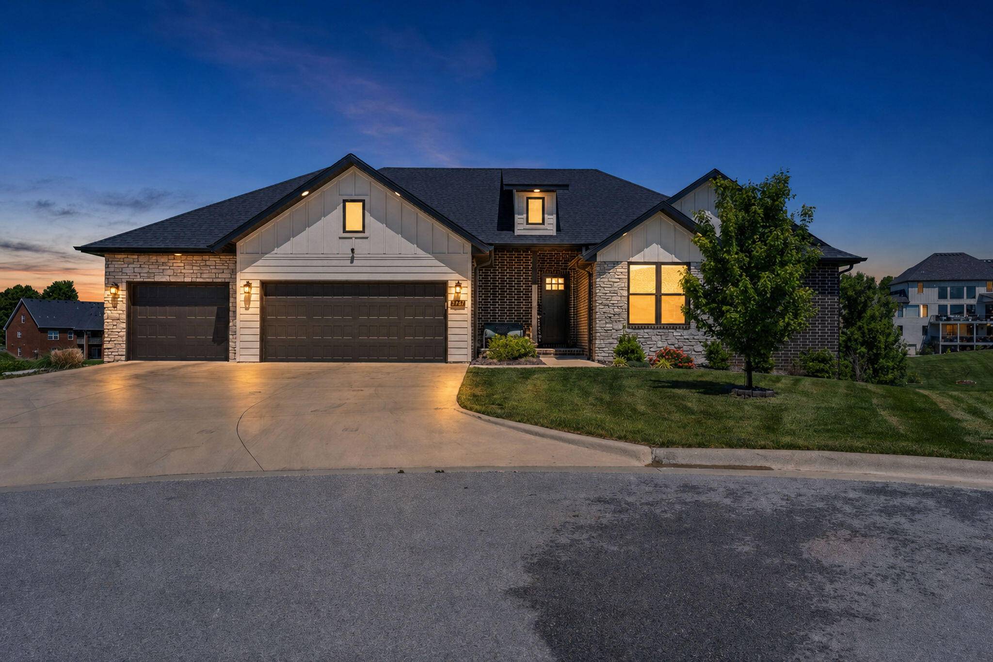 5961 S Doubletree CT, Springfield, MO 65810