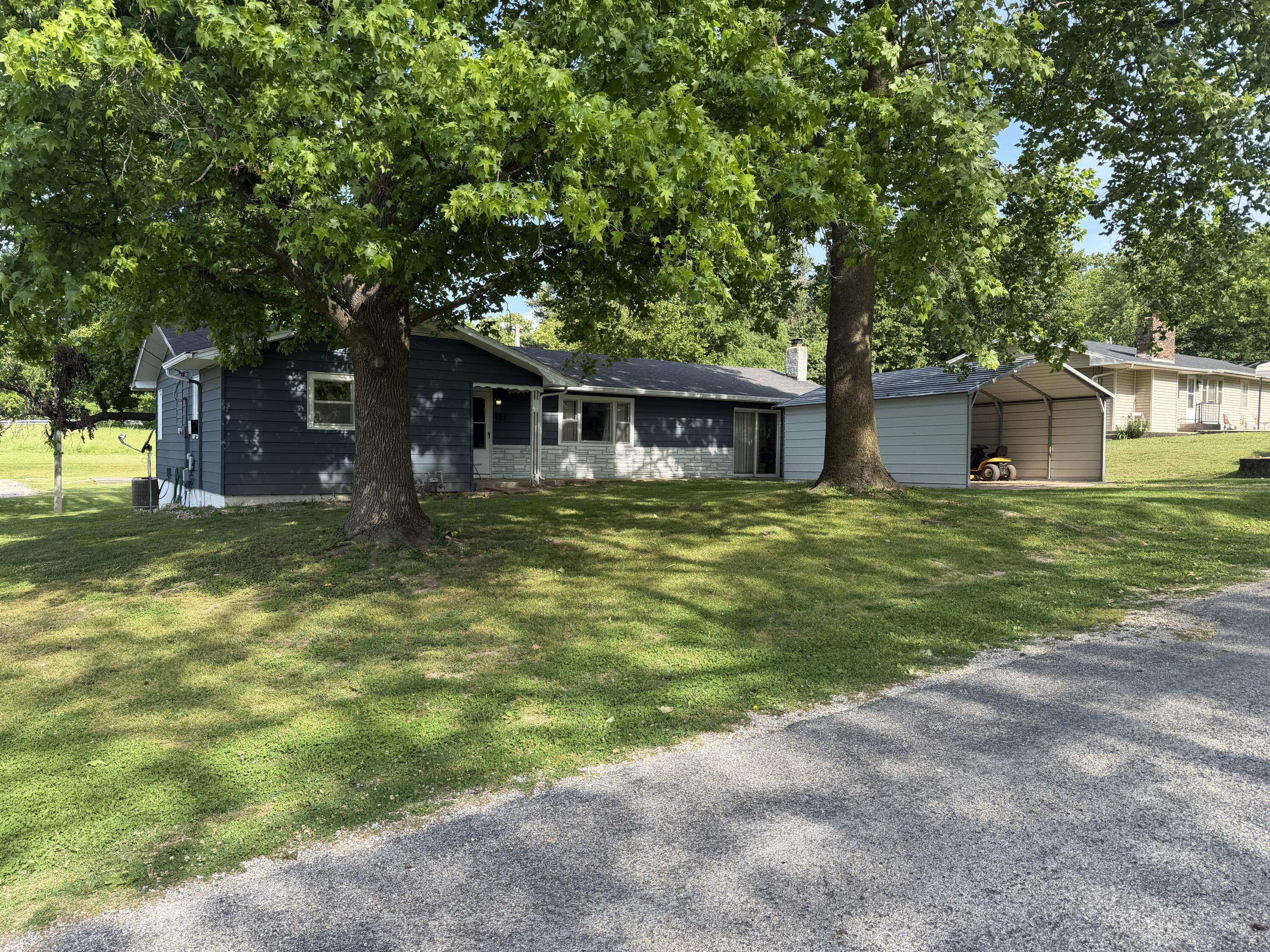 105 Walker CT, Exeter, MO 65647
