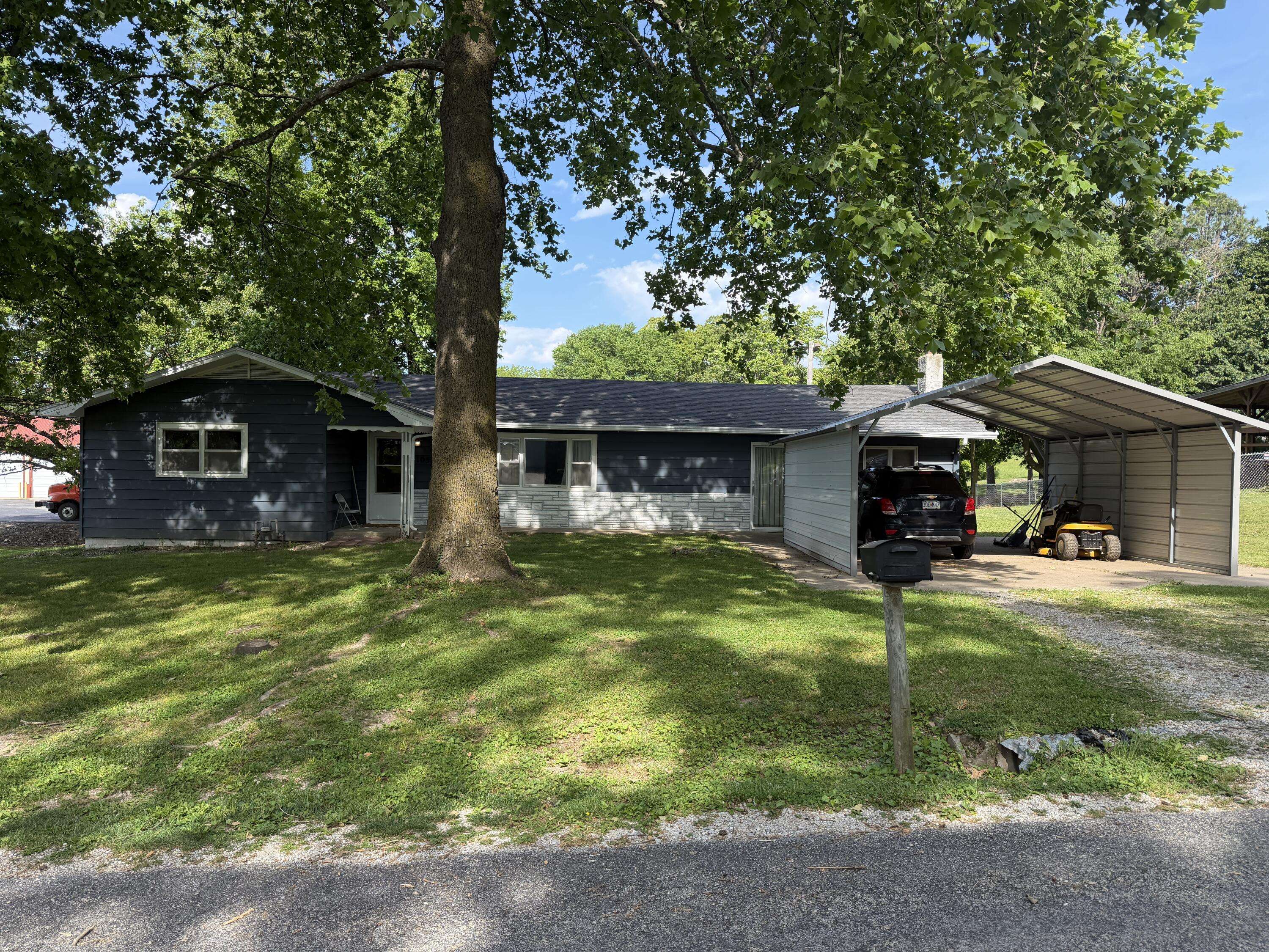 105 Walker CT, Exeter, MO 65647