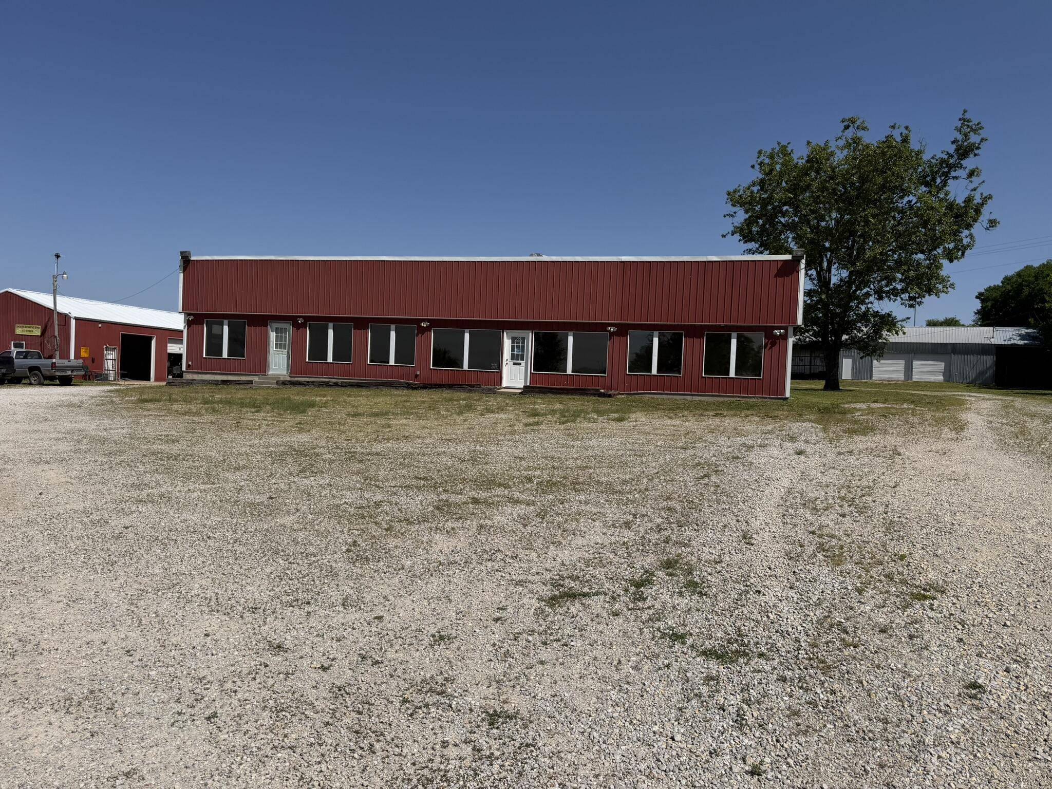 3213 U S 160, West Plains, MO 65775