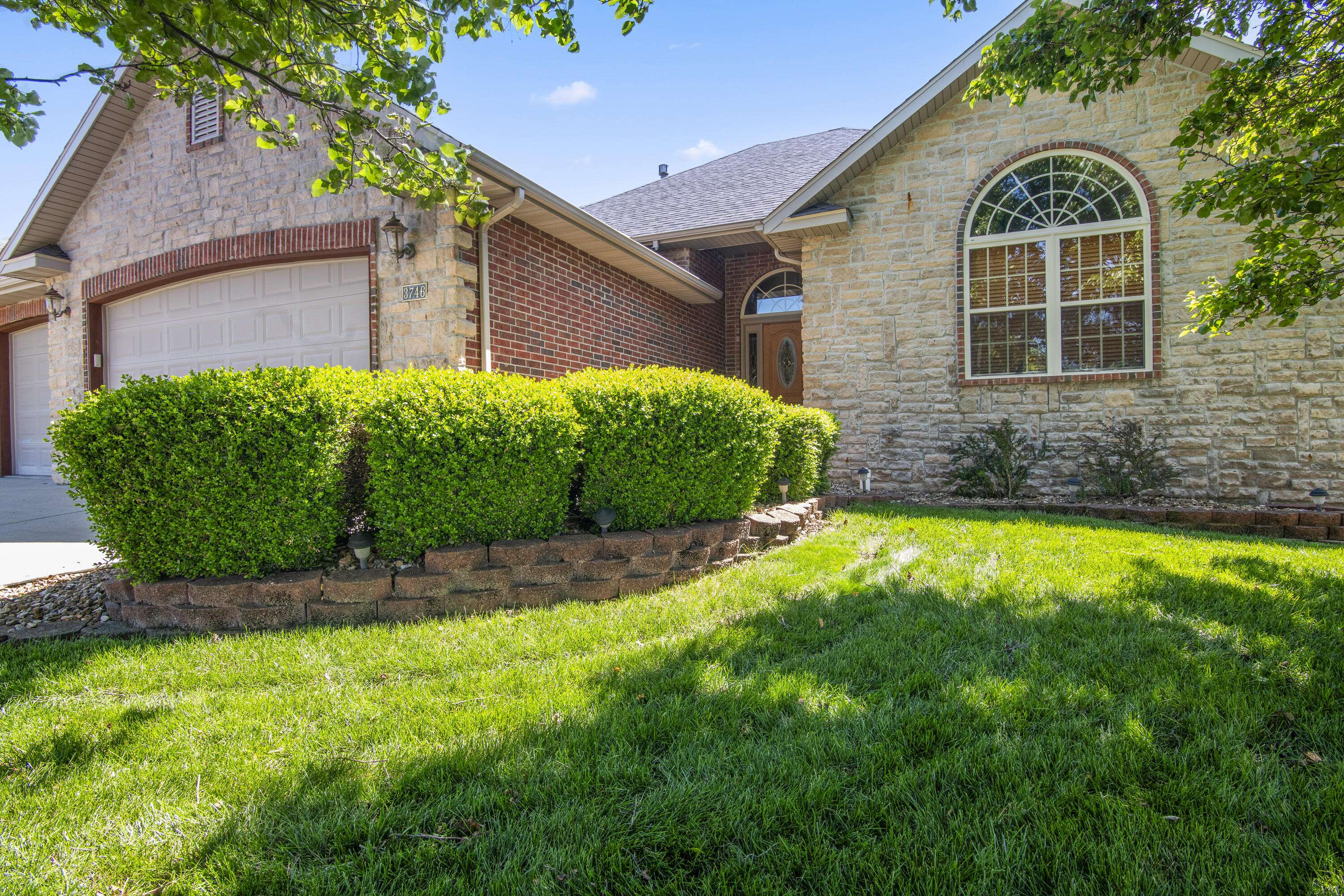 3746 N Croswell AVE, Springfield, MO 65803