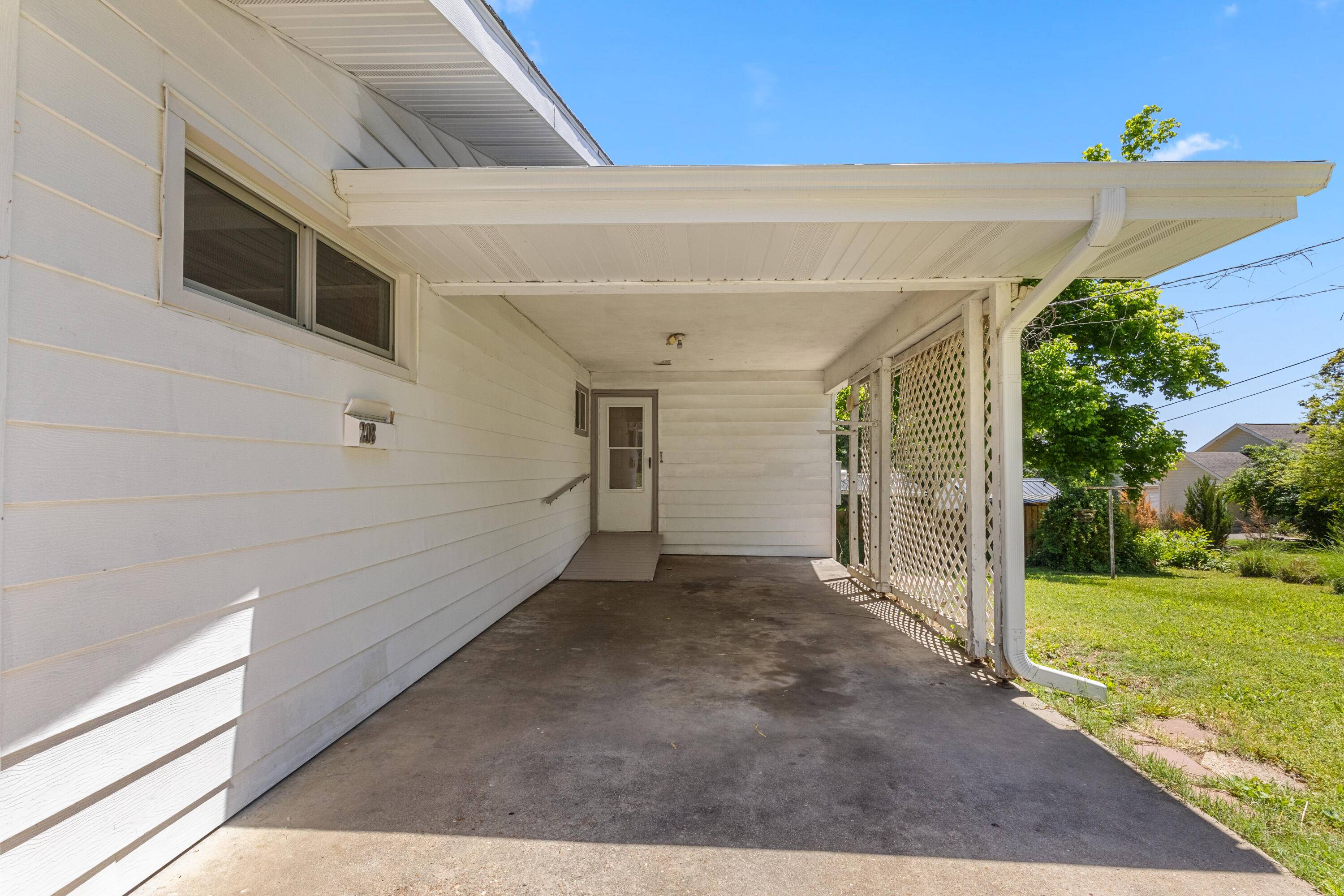 218 N 4th ST, Branson, MO 65616