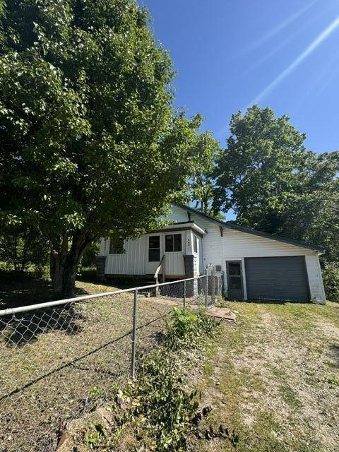 309 E Webster AVE, Ava, MO 65608