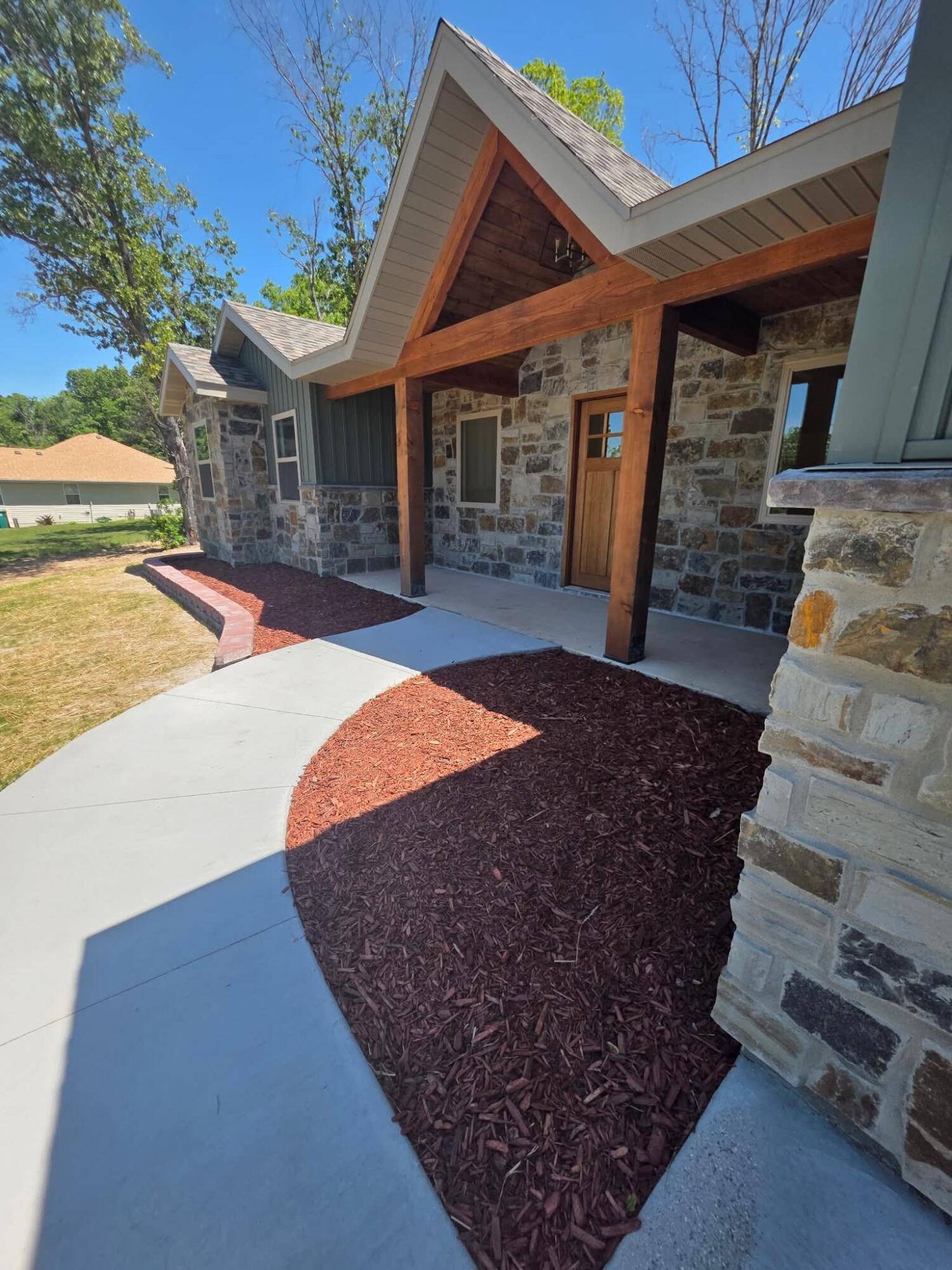 201 Juniper AVE, Cabool, MO 65689