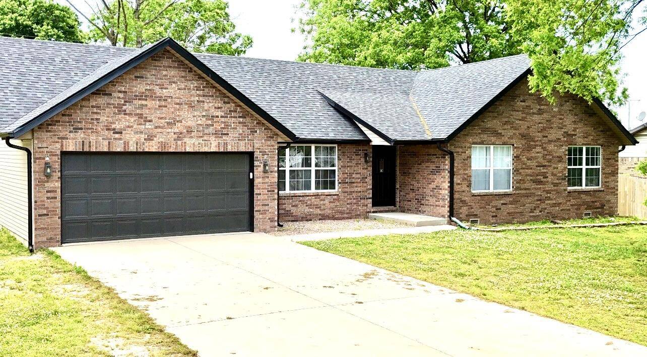 603 Lakeview DR, Aurora, MO 65605