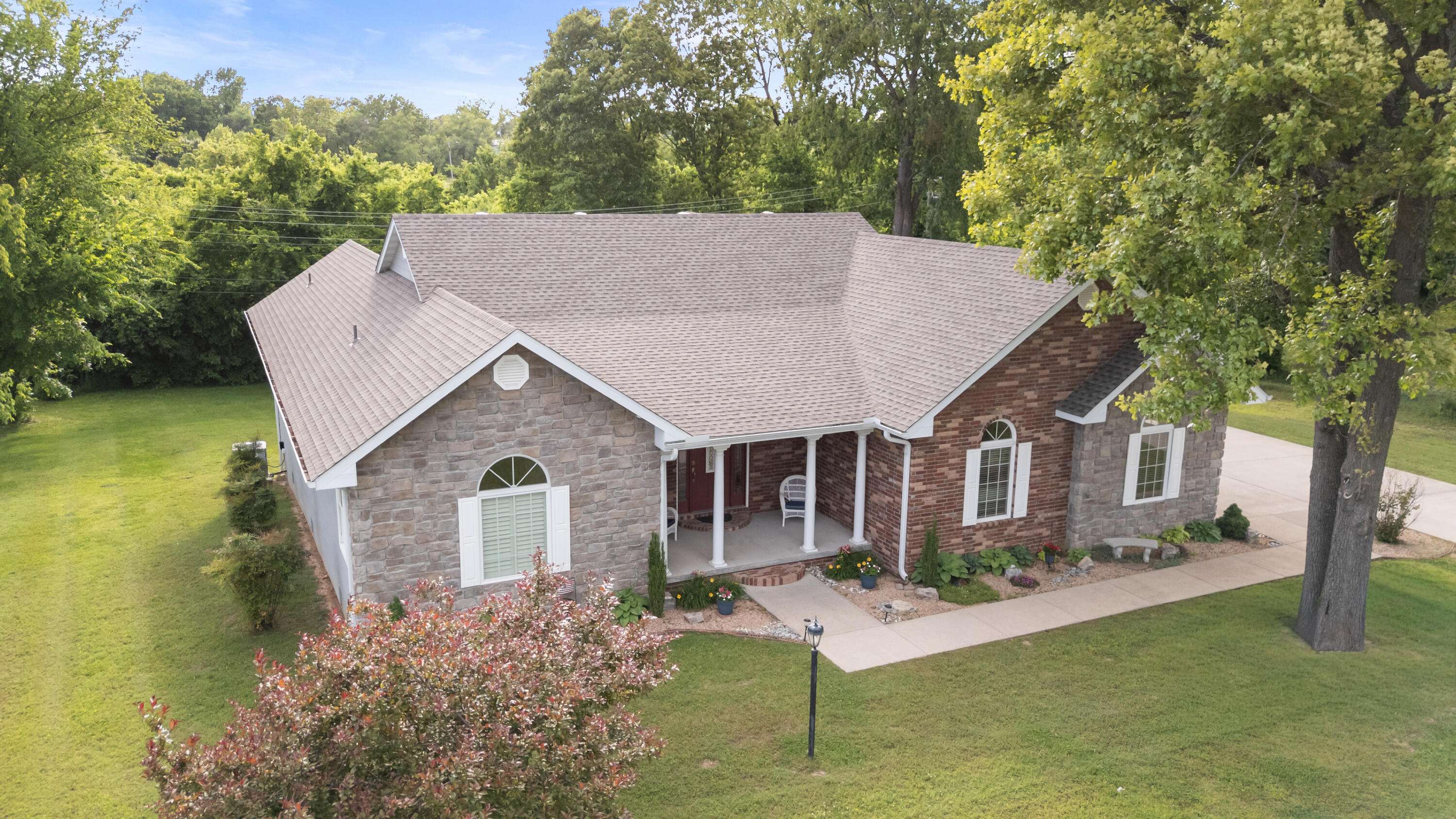 204 Mcfarland AVE, Cassville, MO 65625