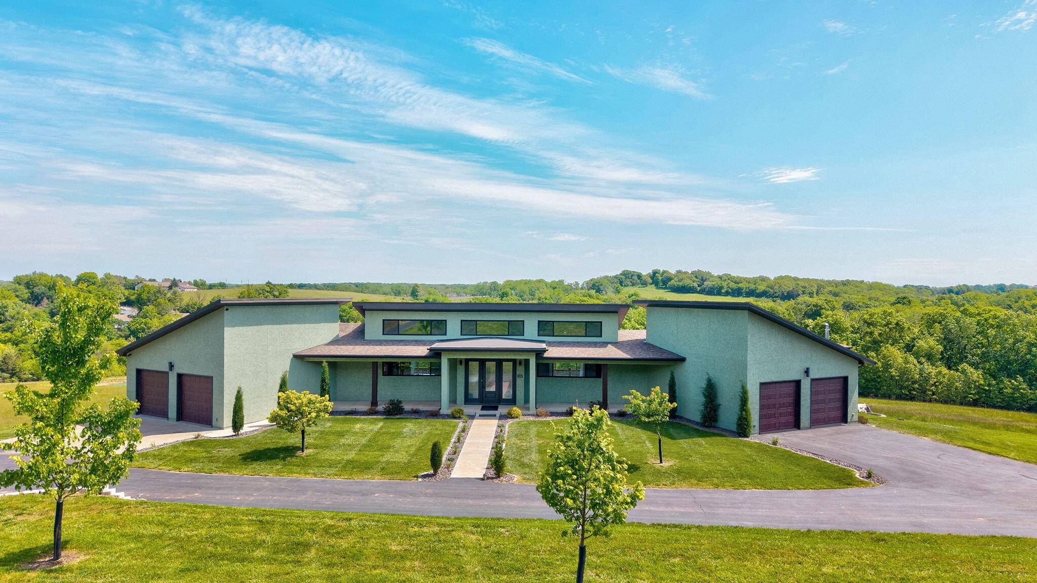 218 S 9th AVE, Ozark, MO 65721