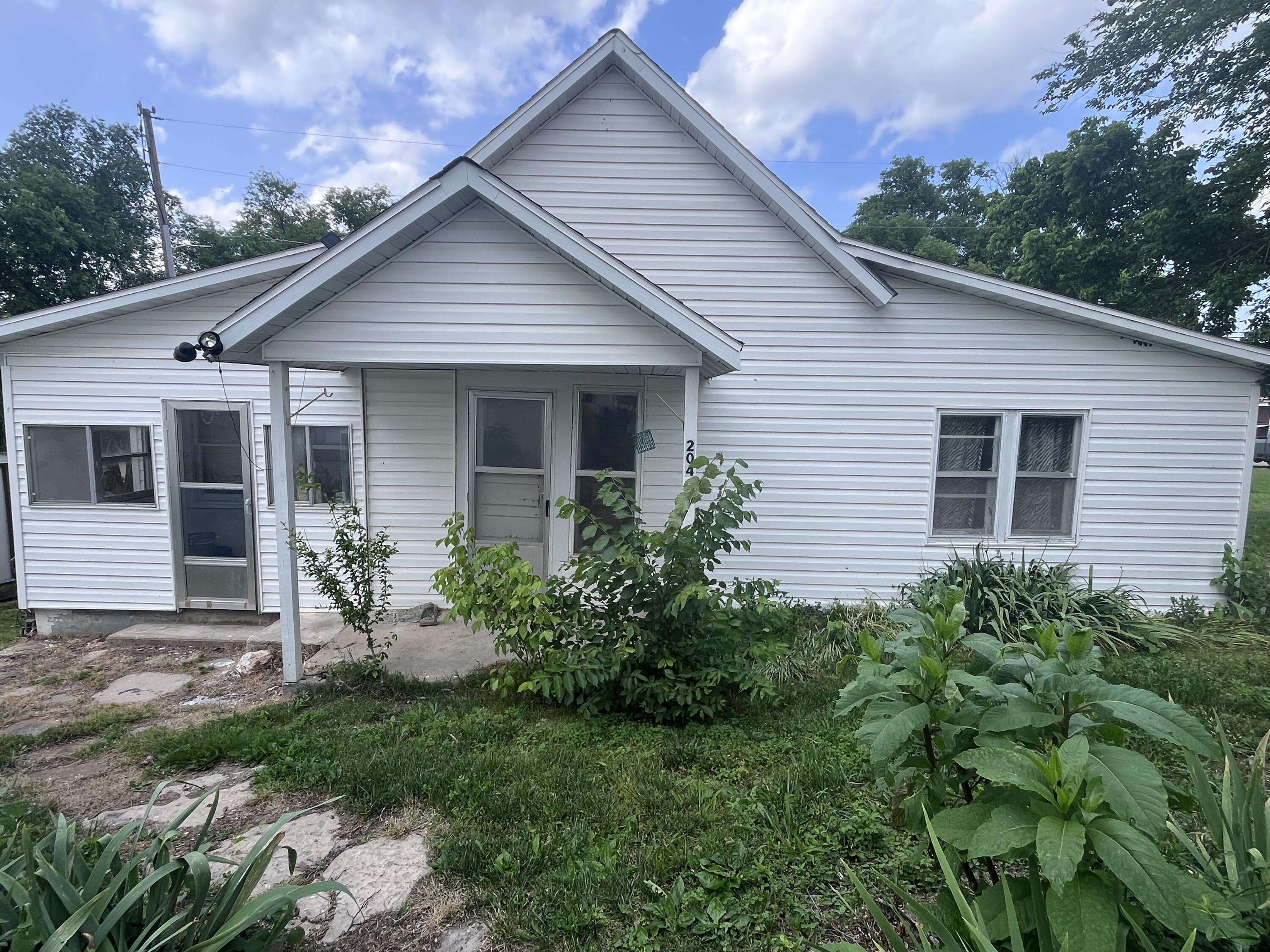 107 N Lister Street, Ava, MO 65608