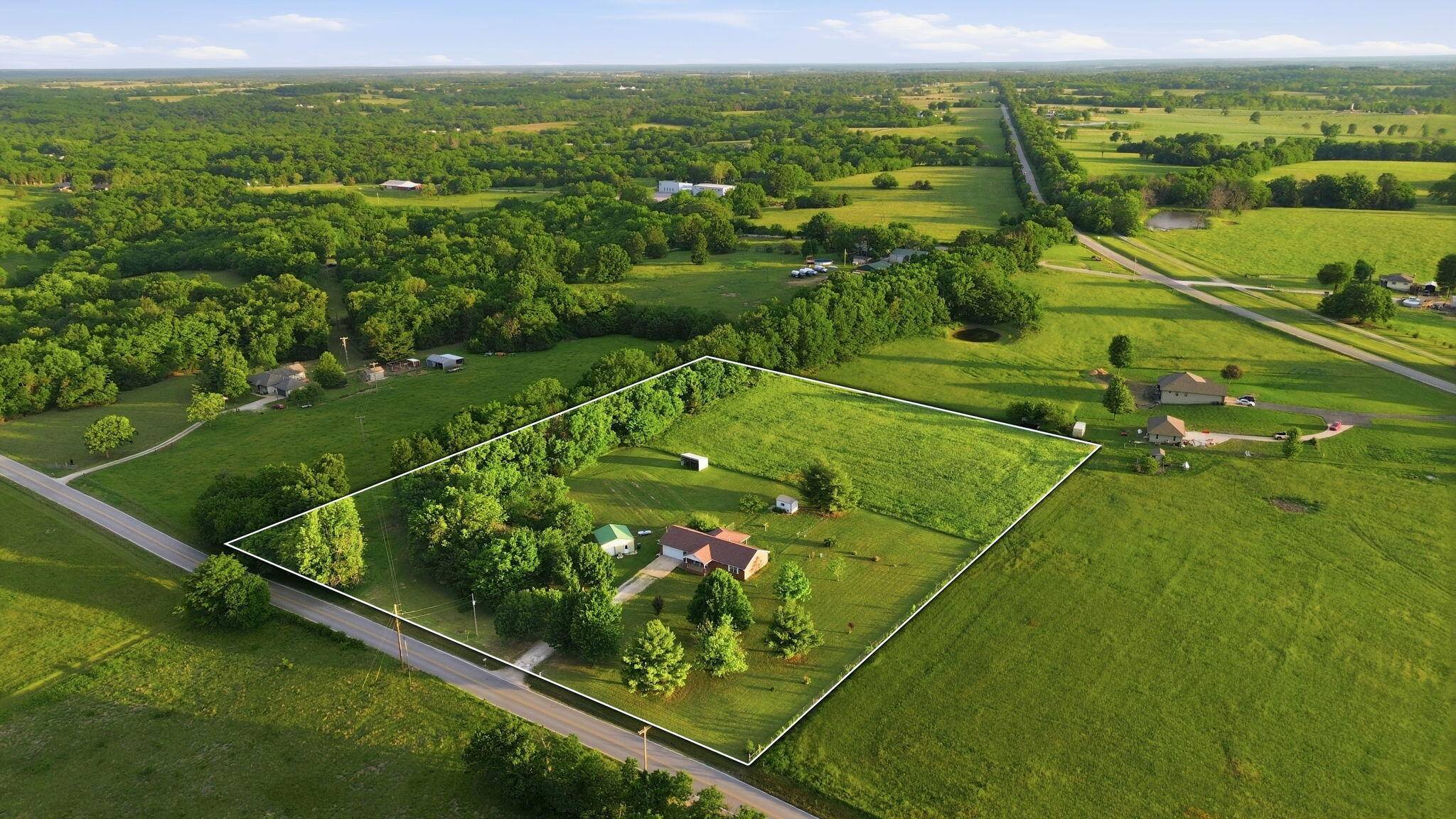11175 W Farm Road 36, Walnut Grove, MO 65770