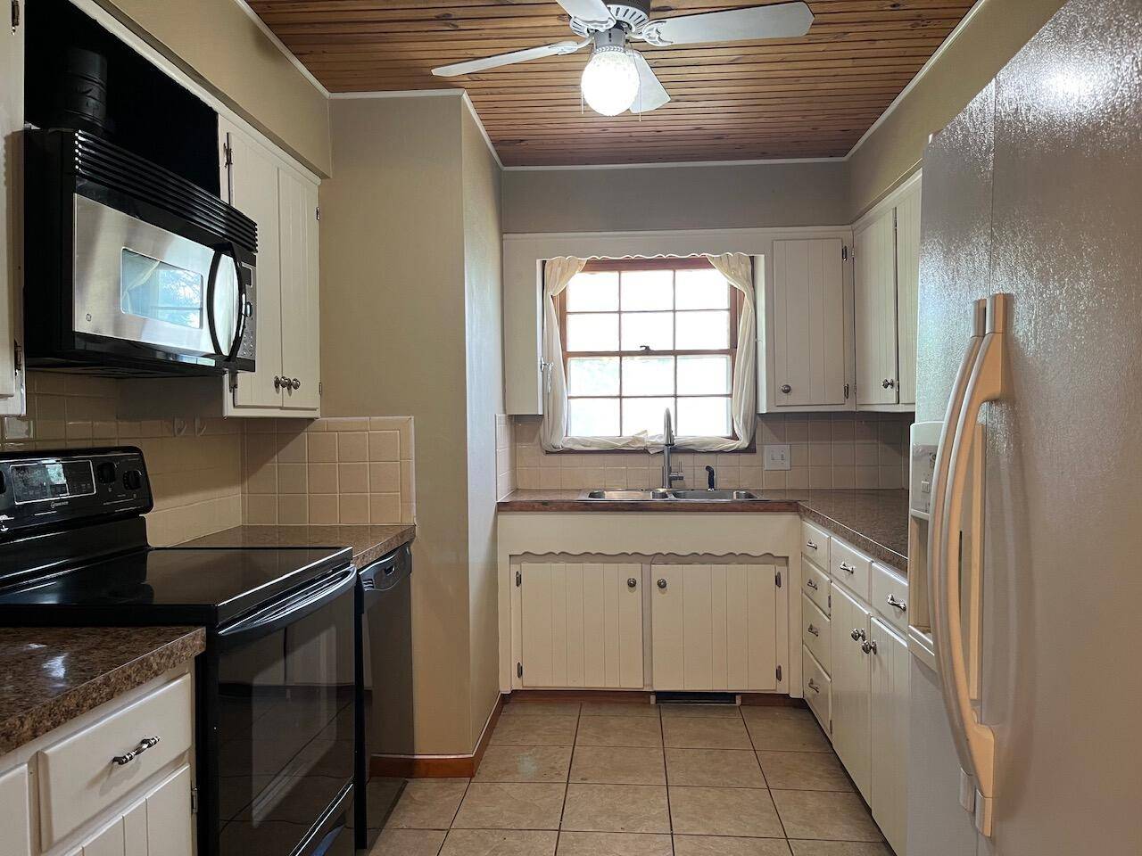4851 S Farm Road 137, Springfield, MO 65810