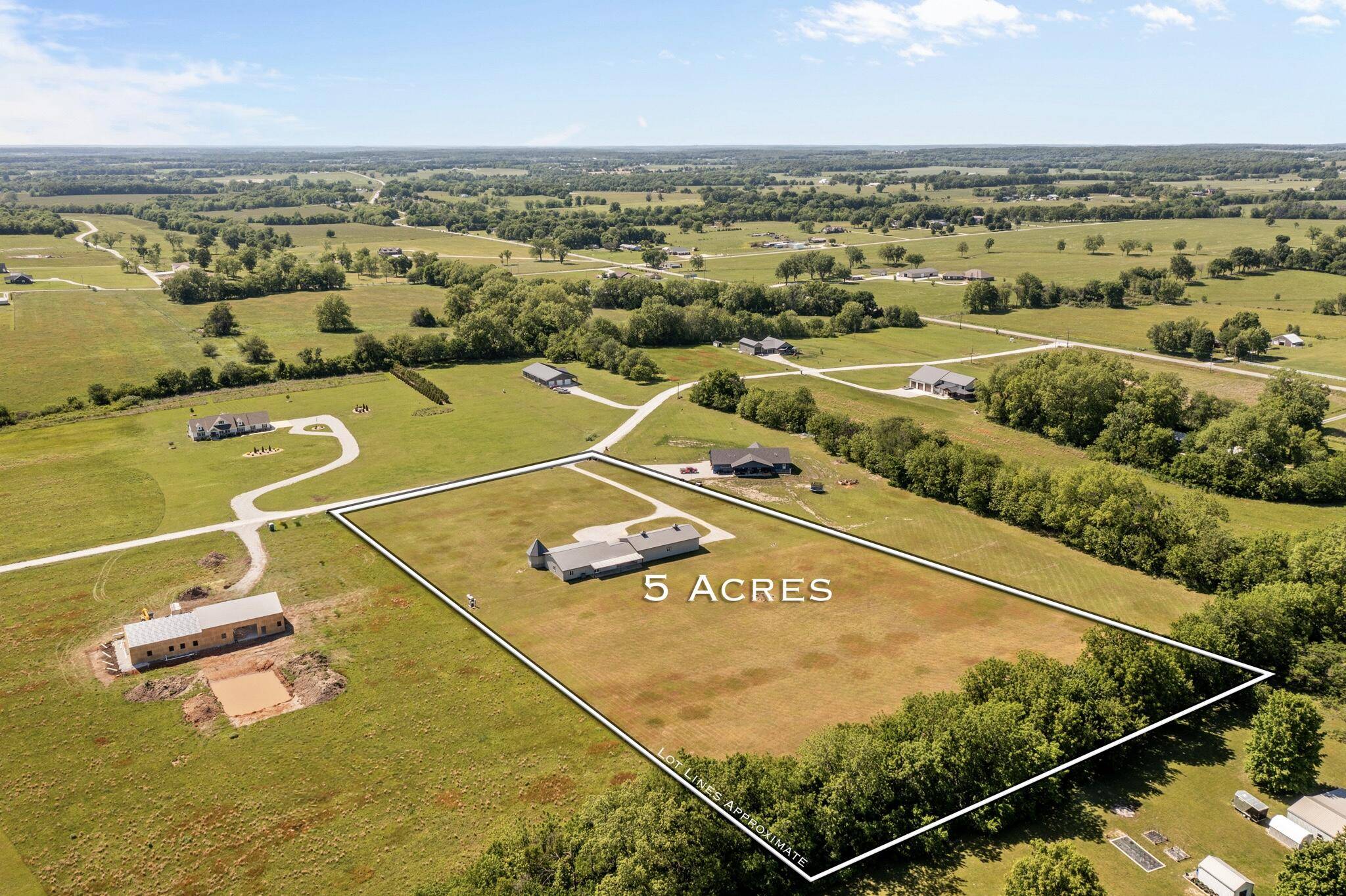 4426 S 86th RD, Bolivar, MO 65613