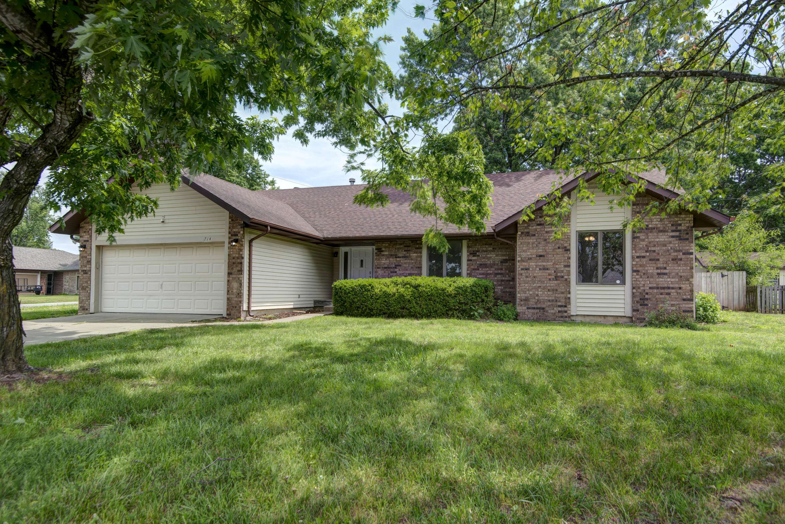 714 N Fort ST, Nixa, MO 65714