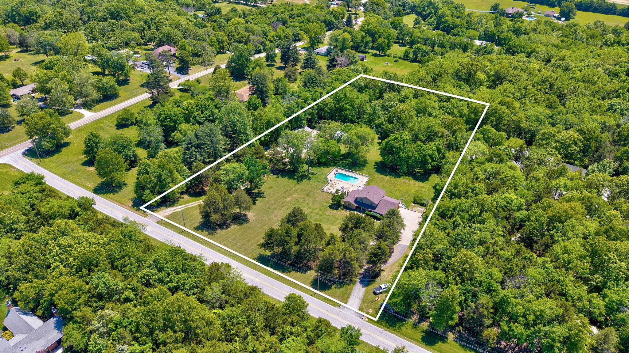 4932 E Farm Road 166, Springfield, MO 65809