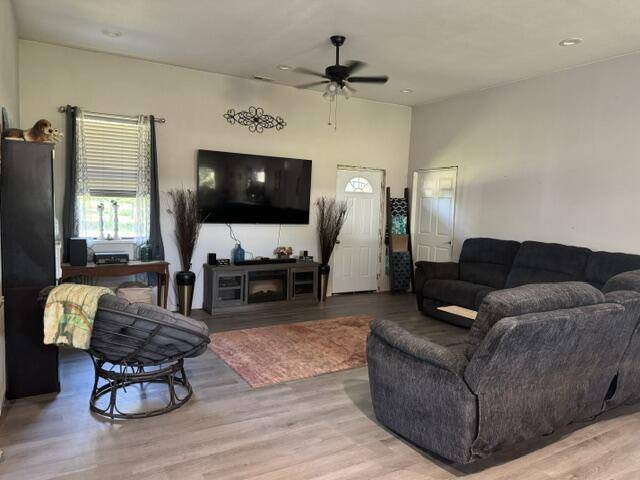23787 Lawrence 2020, Ash Grove, MO 65604
