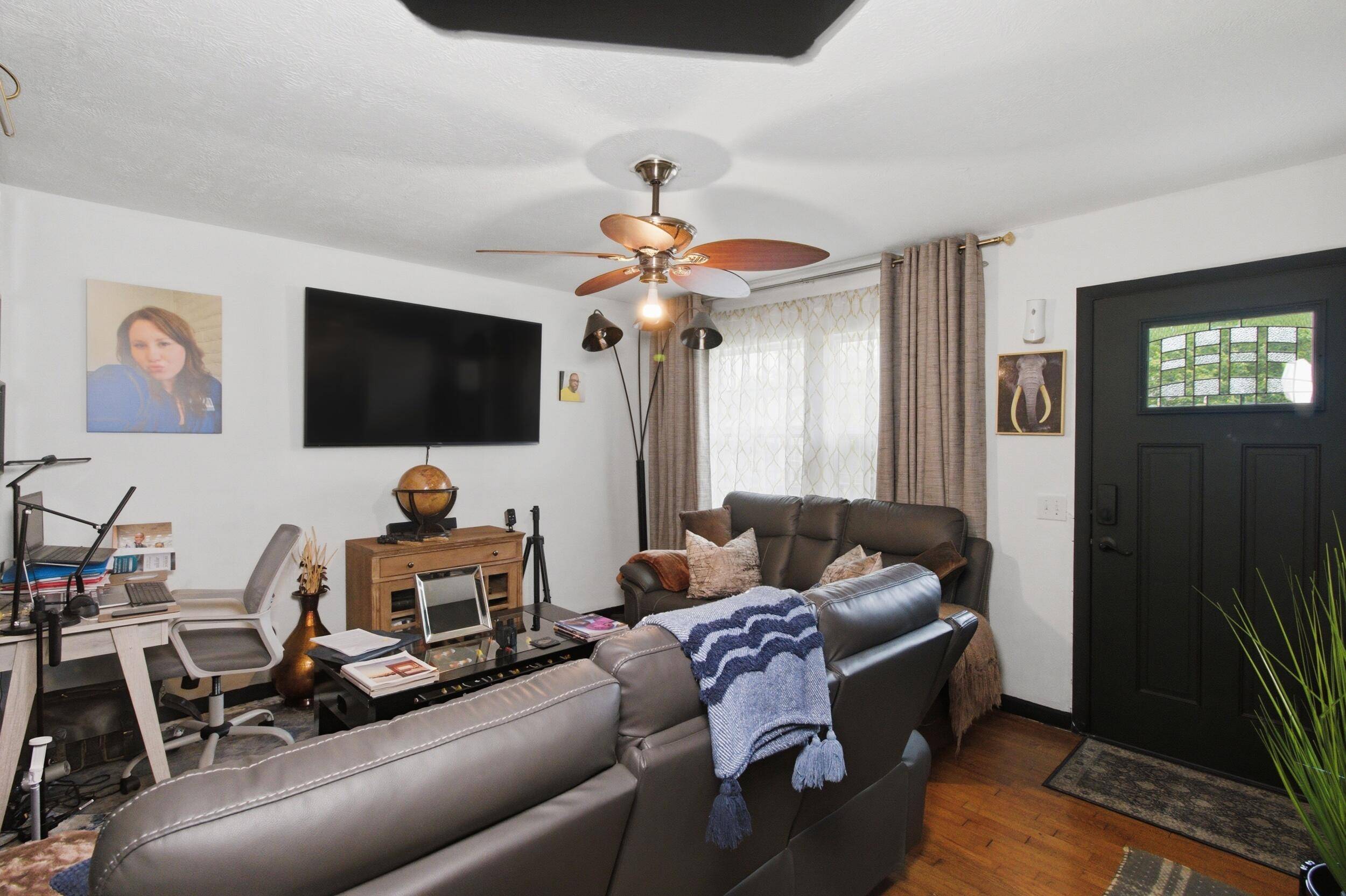 2804 W Whiteside ST, Springfield, MO 65807