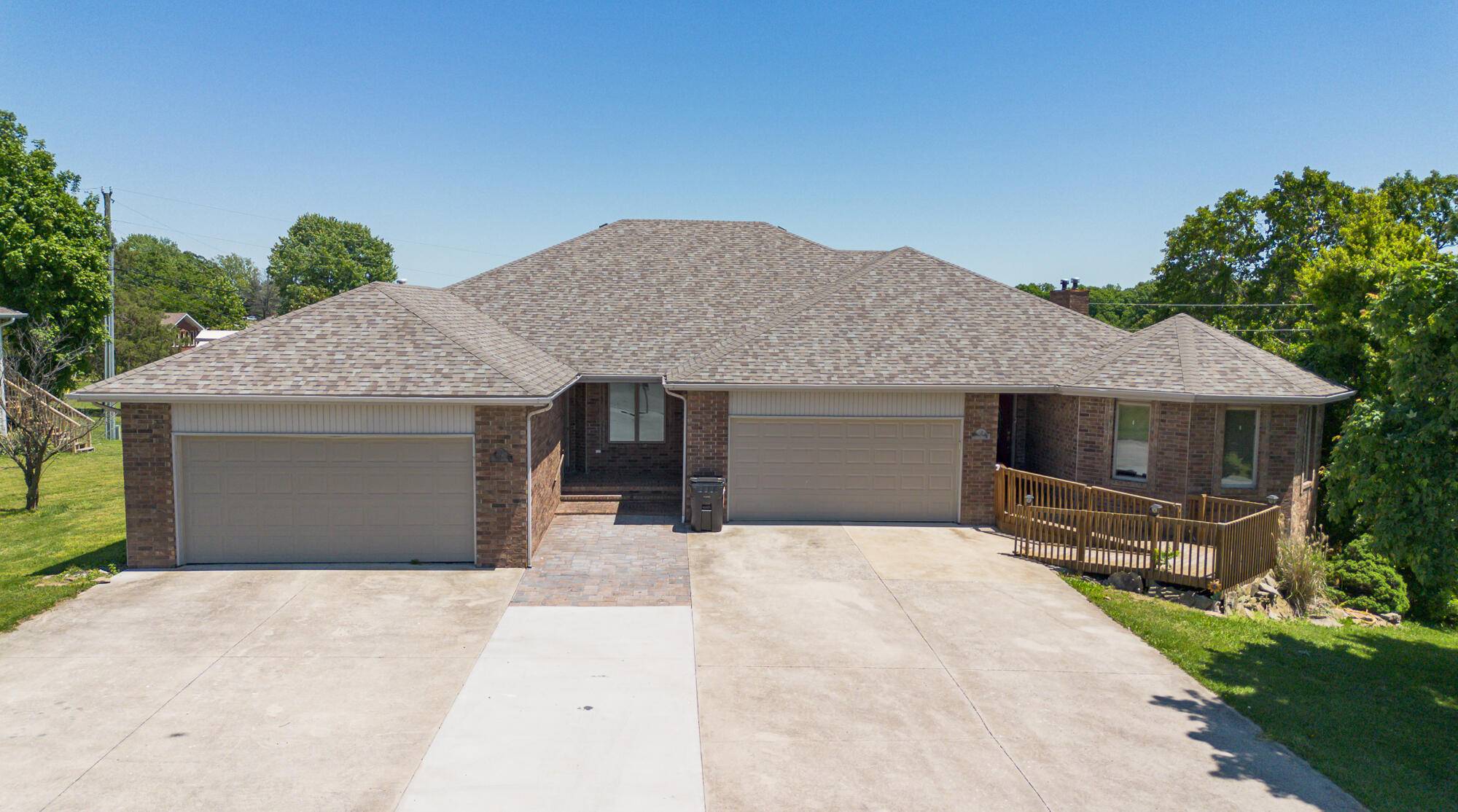 654/656 Pine Ridge ST, Marshfield, MO 65706