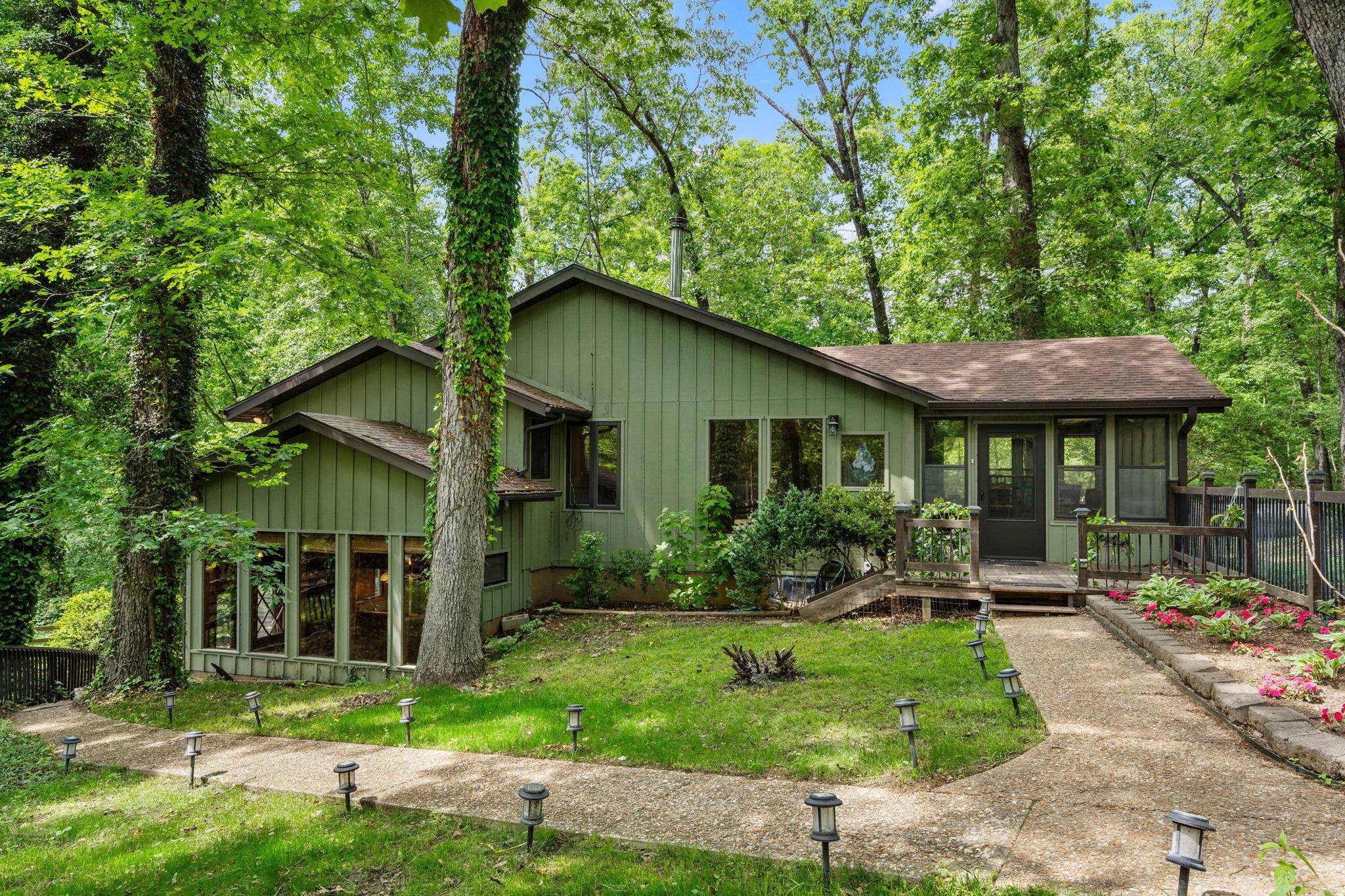 112 Bobcat CT, Forsyth, MO 65653