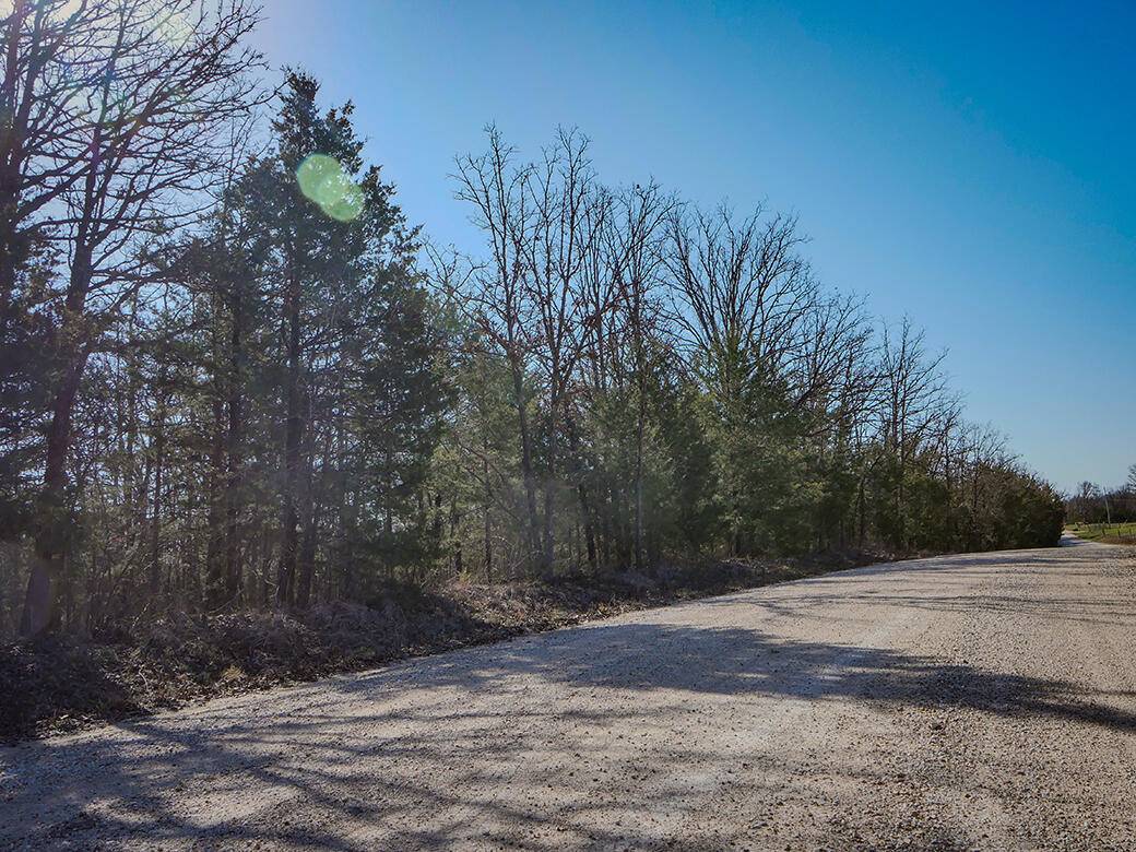 000 Simpson RD, Urbana, MO 65767