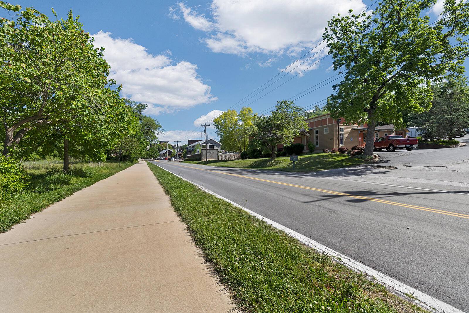 4064 S Lone Pine AVE, Springfield, MO 65804