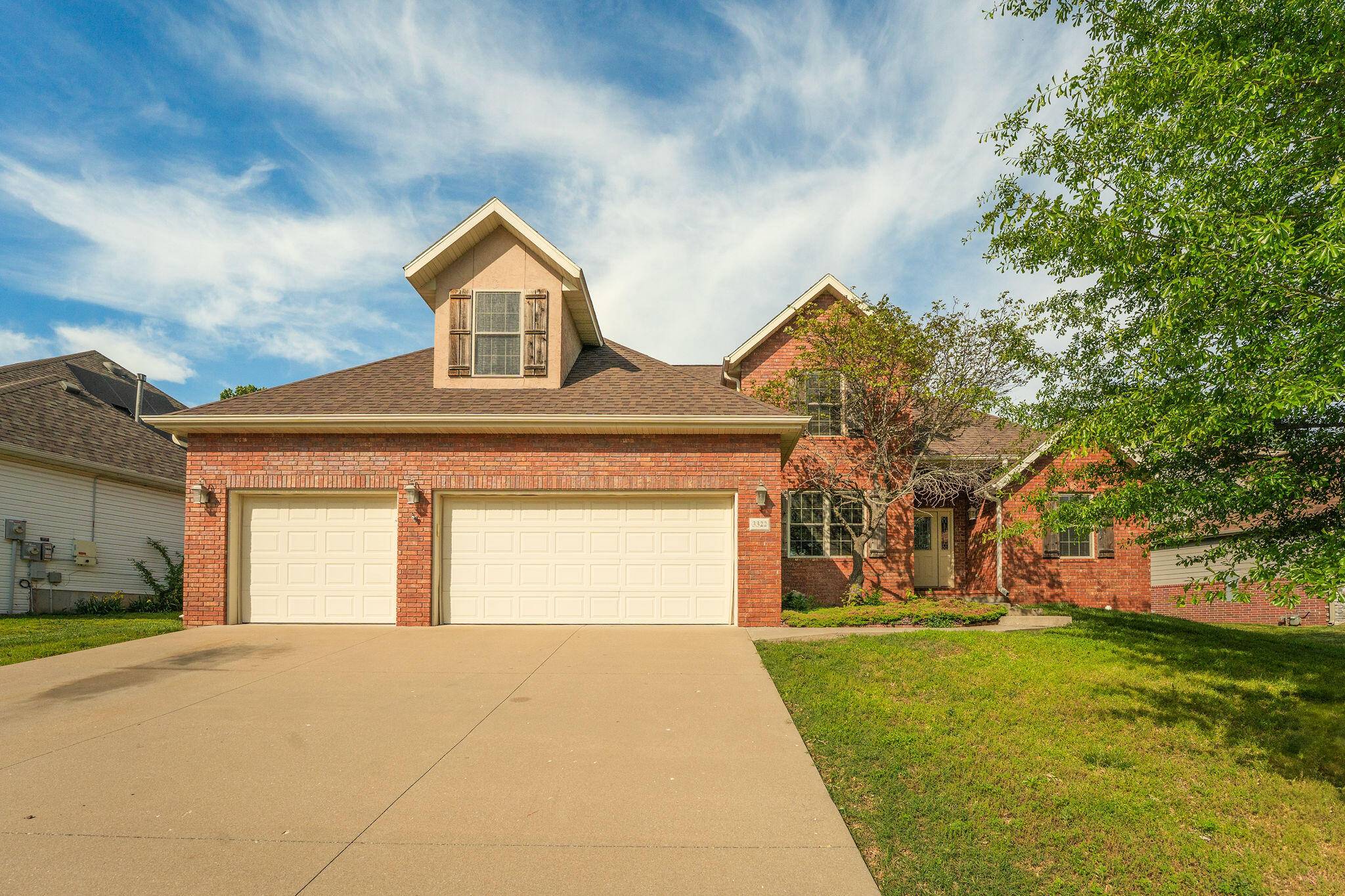 3322 S Saratoga AVE, Springfield, MO 65804