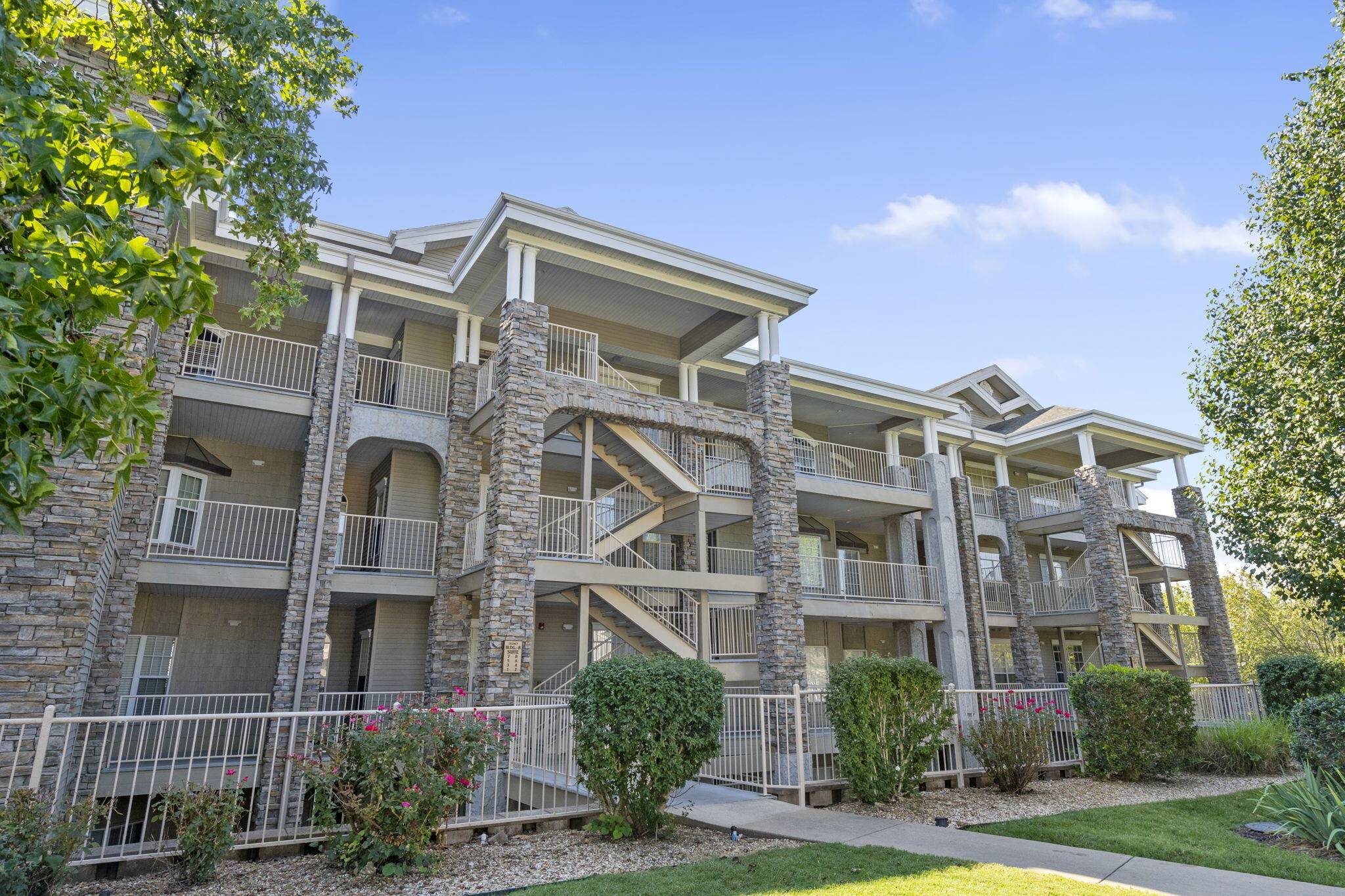 300 Glory RD #2, Branson, MO 65616