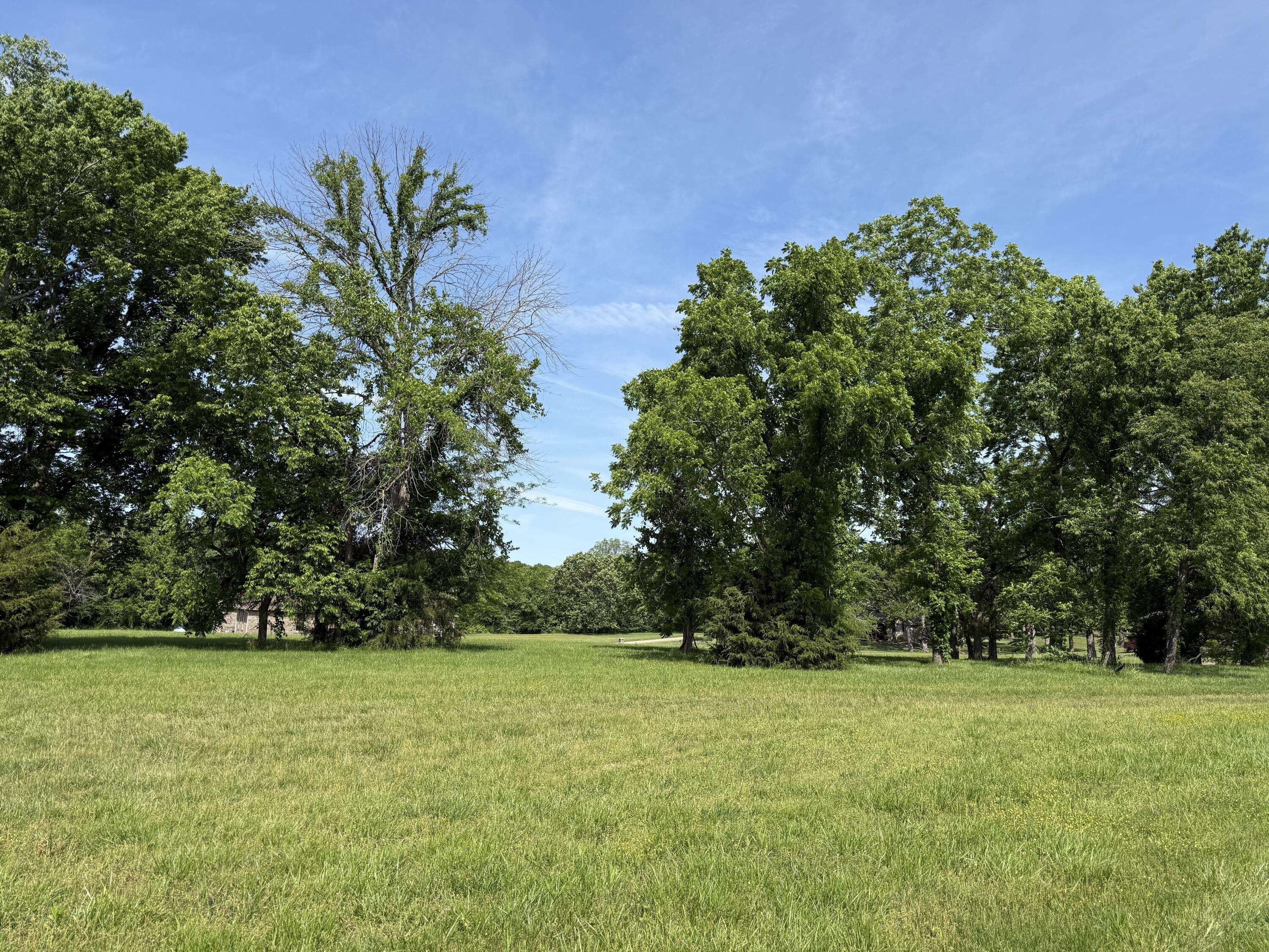 4261 S 94th RD, Bolivar, MO 65613
