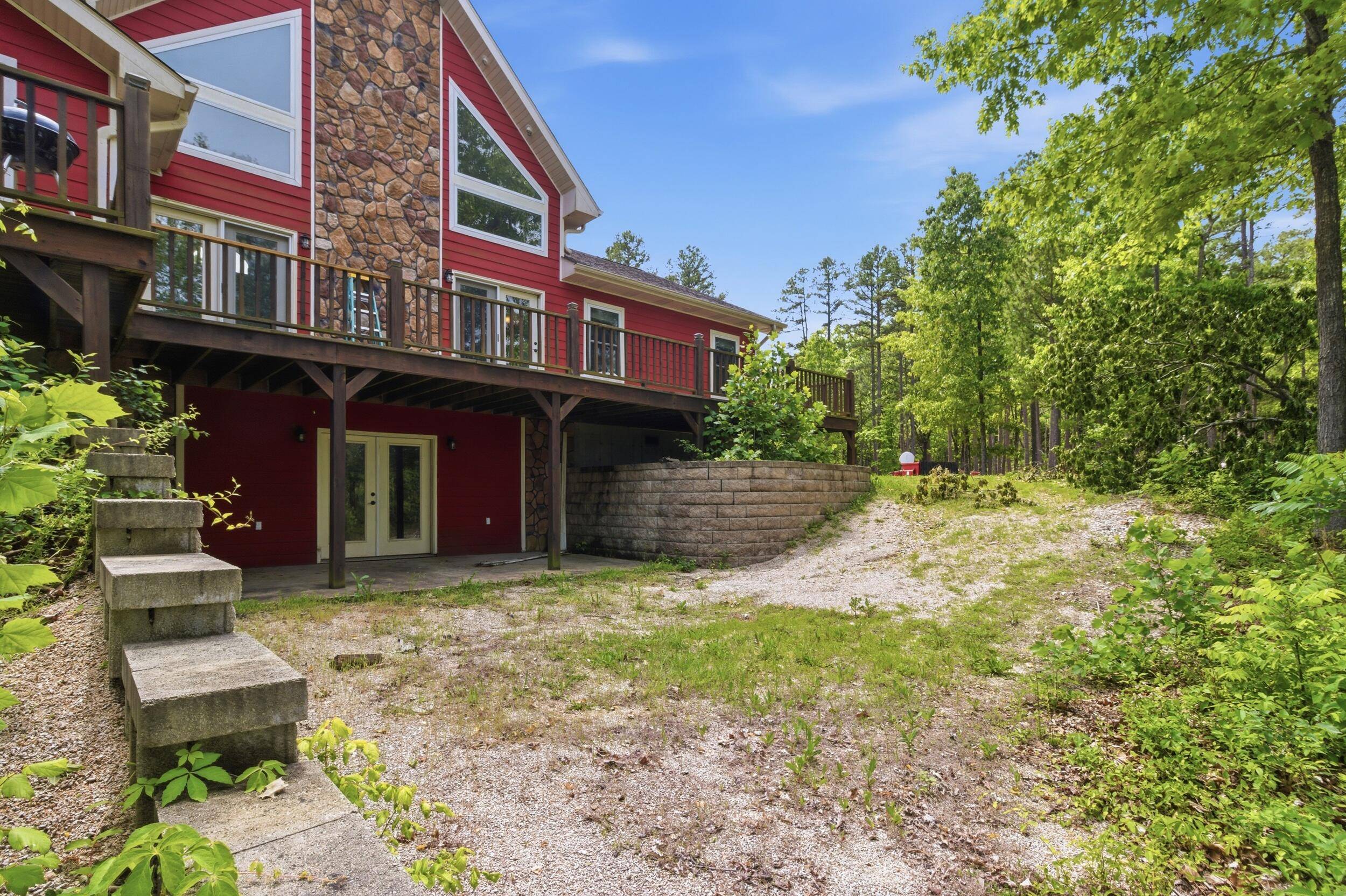 18418 Circle B RD, Eminence, MO 65466