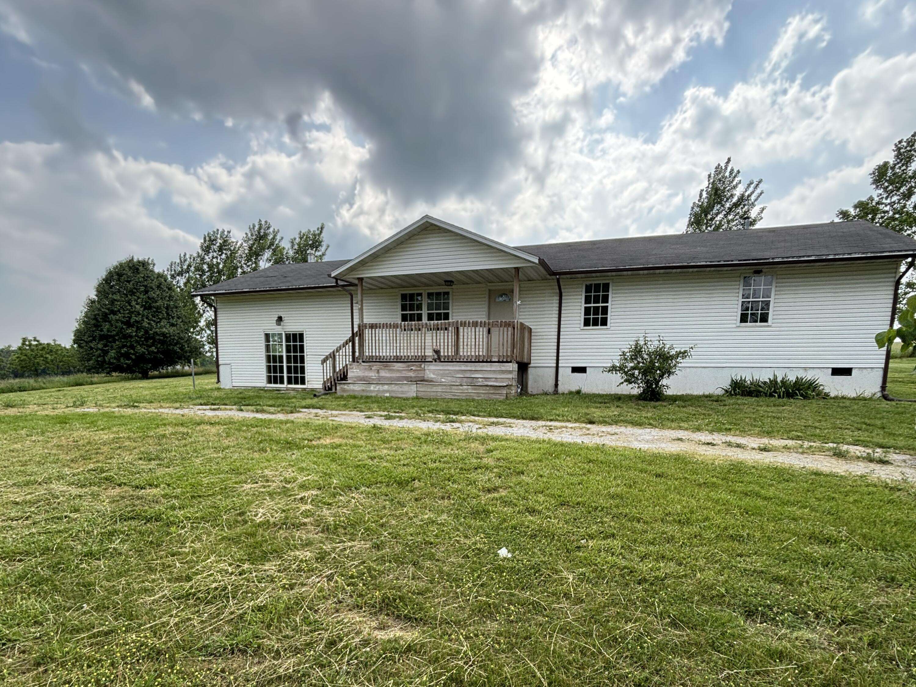 6949 Farm Road 1182, Verona, MO 65769
