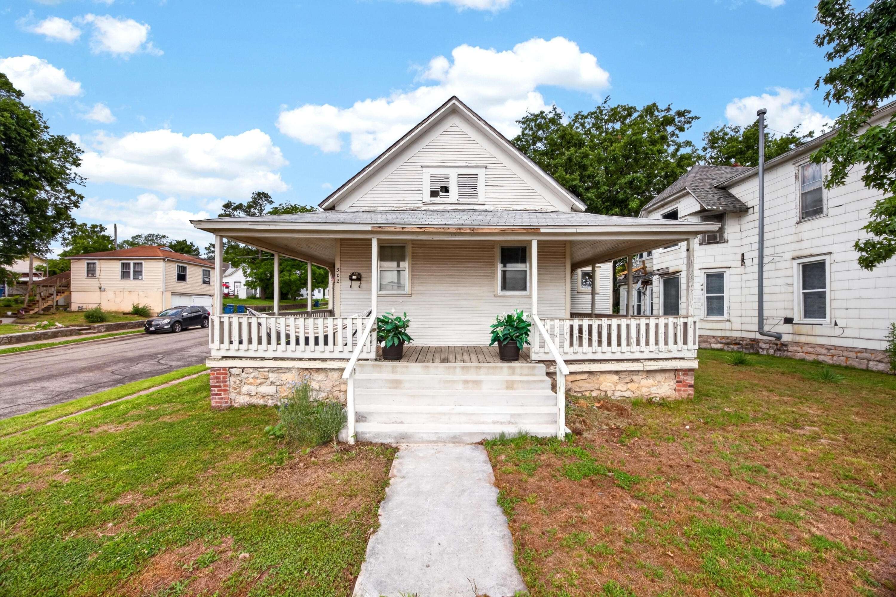 302 N Joplin AVE, Joplin, MO 64801