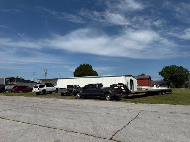 522 Sycamore AVE, Aurora, MO 65605