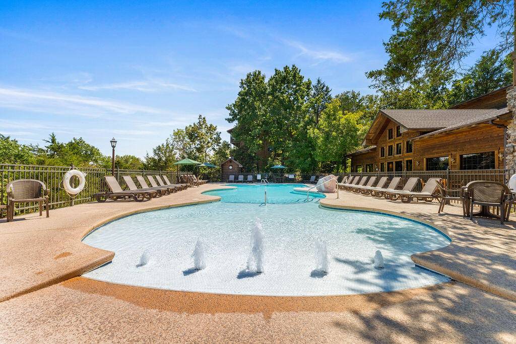 75 Leaning Tree CIR #4, Indian Point, MO 65616