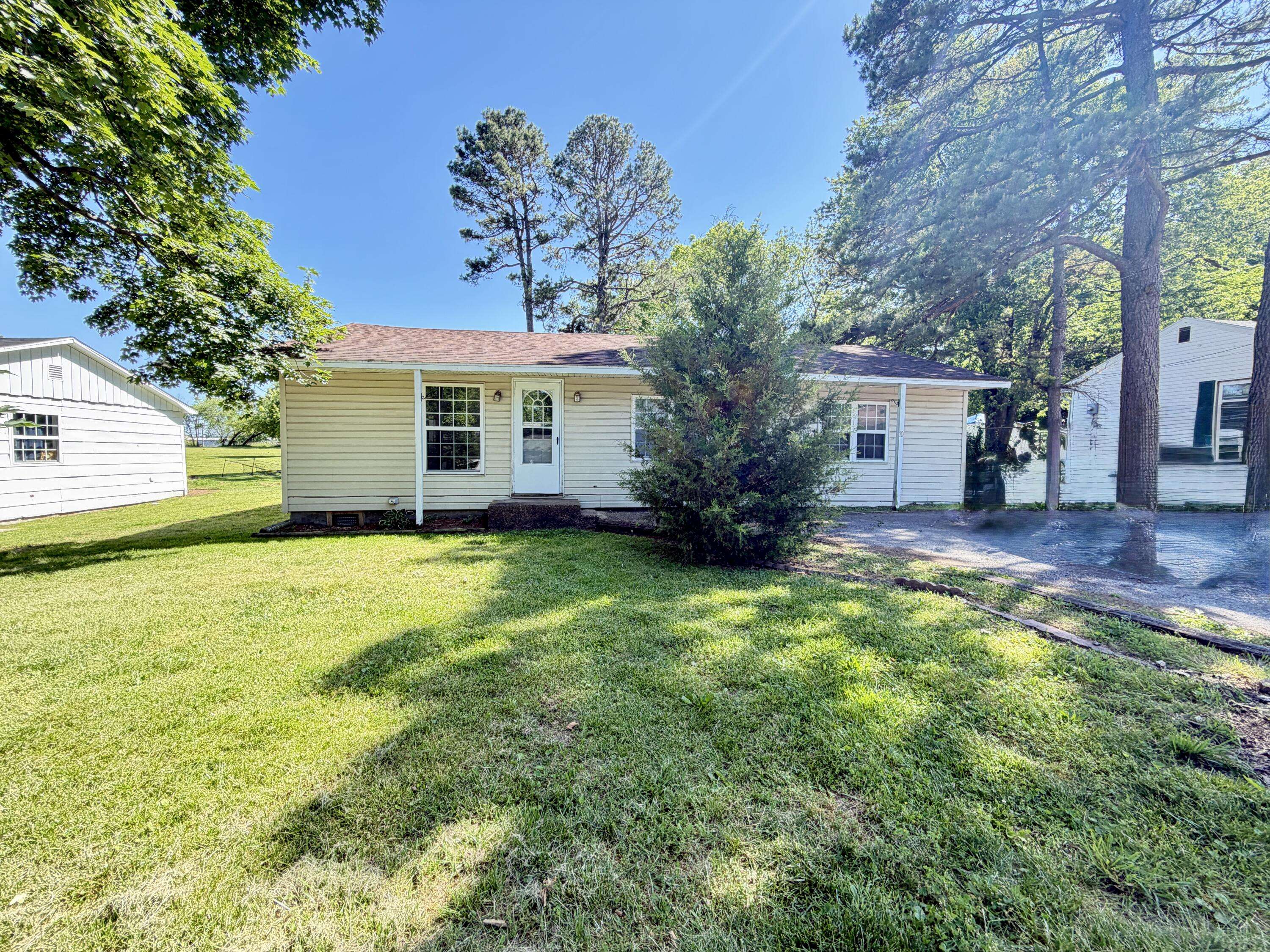 10 Burgoyne DR, West Plains, MO 65775