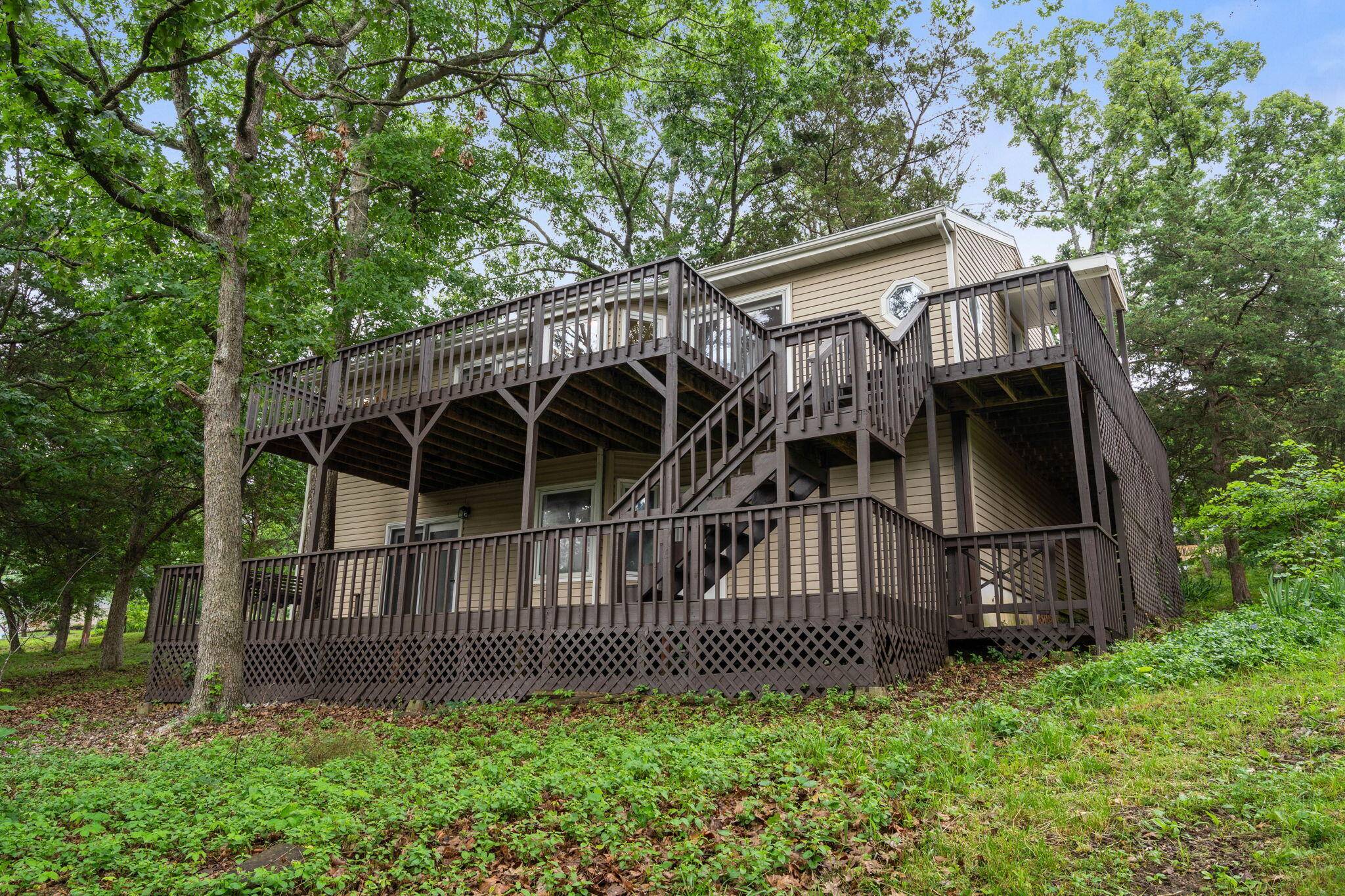 144 Santana CIR, Reeds Spring, MO 65737