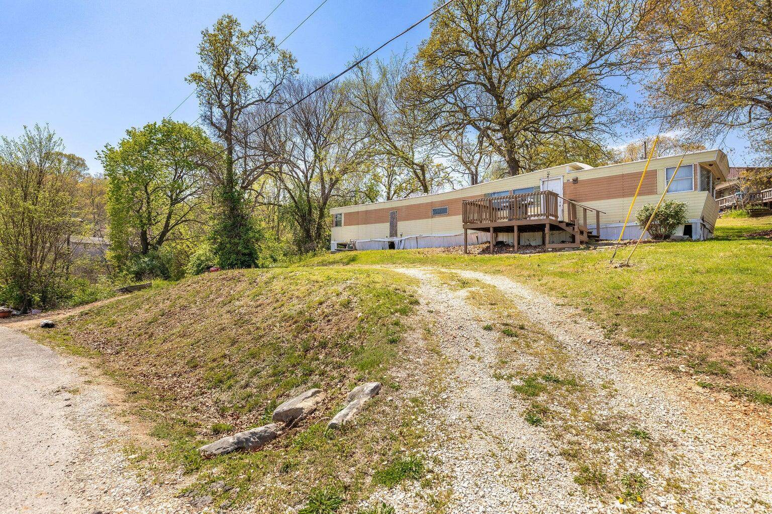 28 Adams LN, Blue Eye, MO 65611