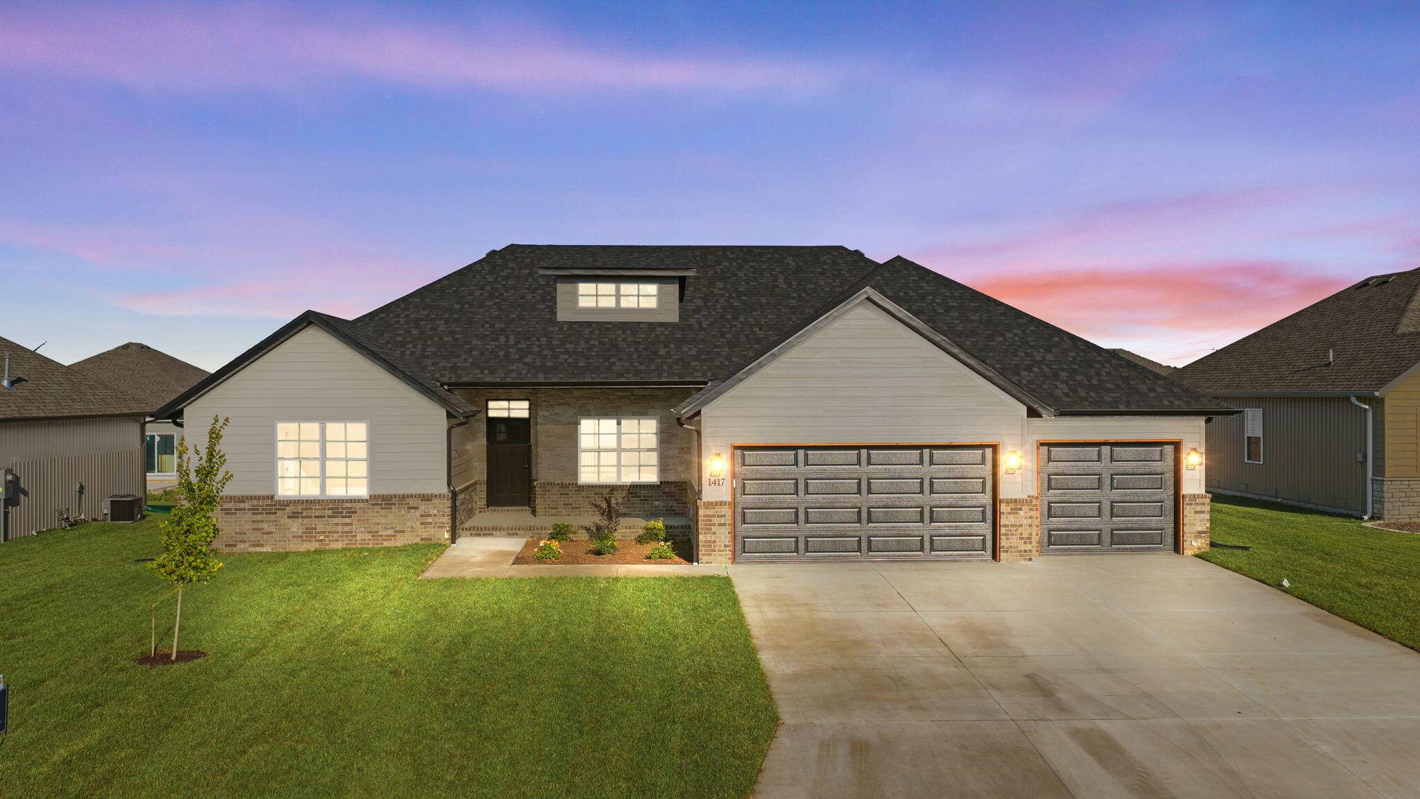1417 N Collins DR, Republic, MO 65738