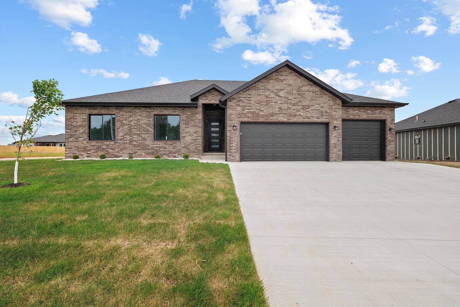 496 Bailiwick DR, Rogersville, MO 65742