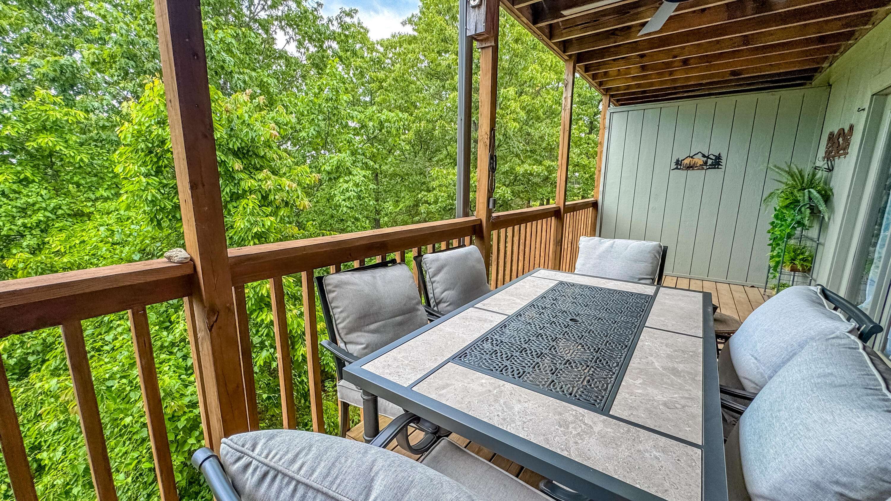 321 Notch LN #6, Branson West, MO 65737