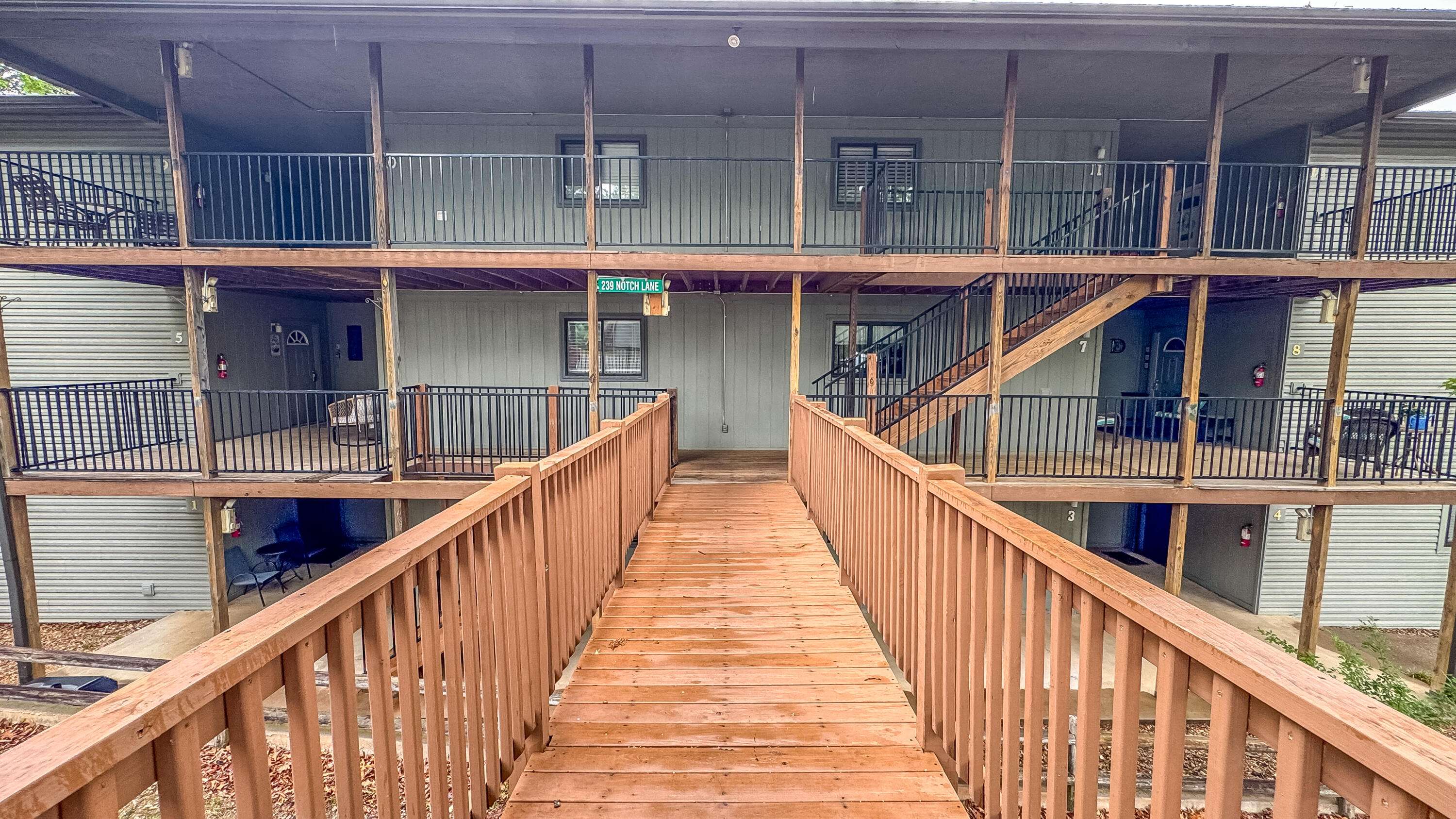 321 Notch LN #6, Branson West, MO 65737